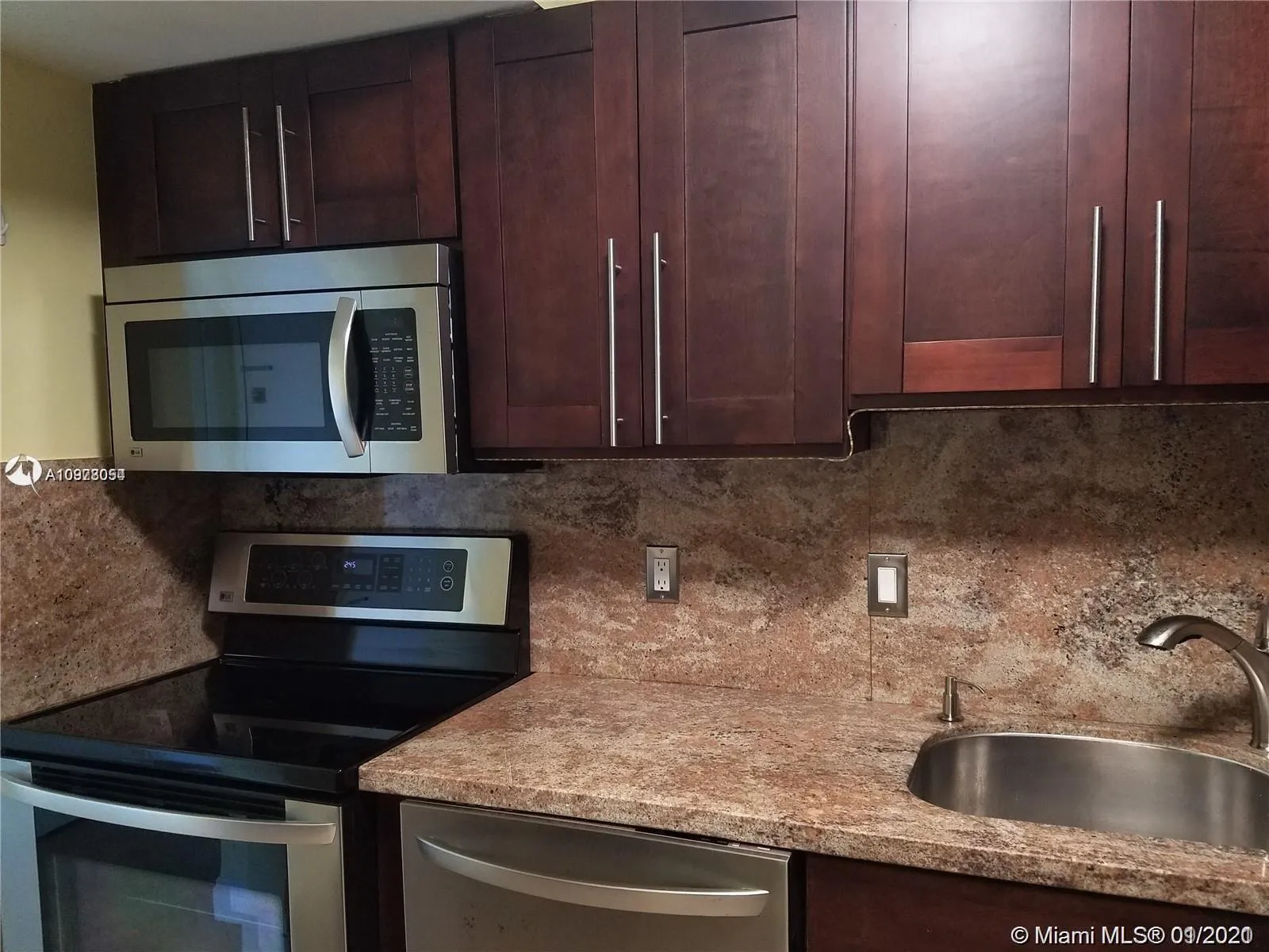 20505 E Country Club Dr # 1232, Aventura FL 33180