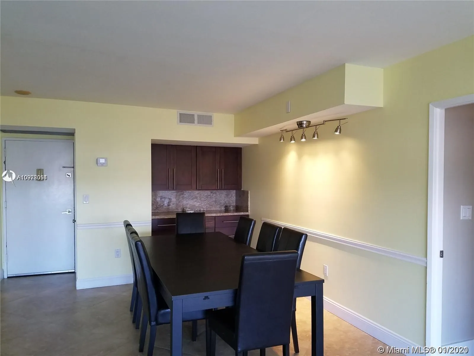 20505 E Country Club Dr # 1232, Aventura FL 33180