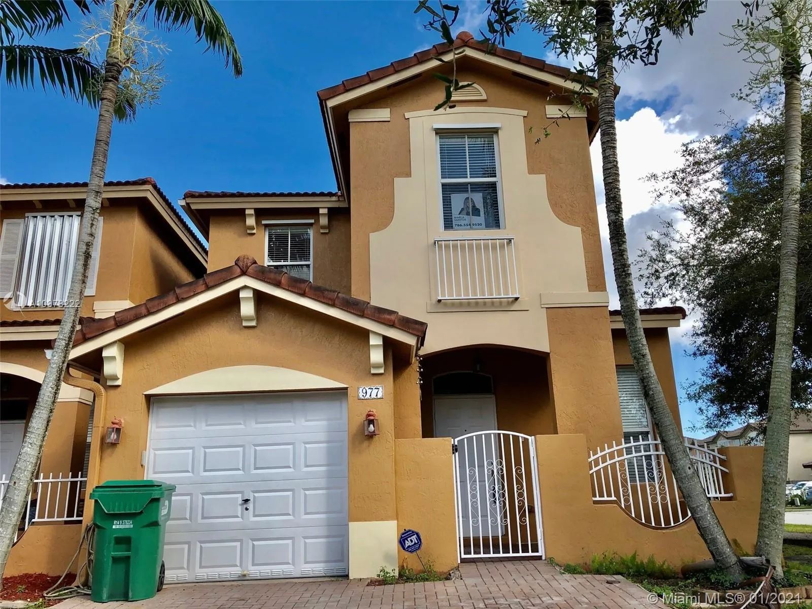 3 bedroom 2 bath for sale at 977 SW 153rd Path, Miami FL 33194