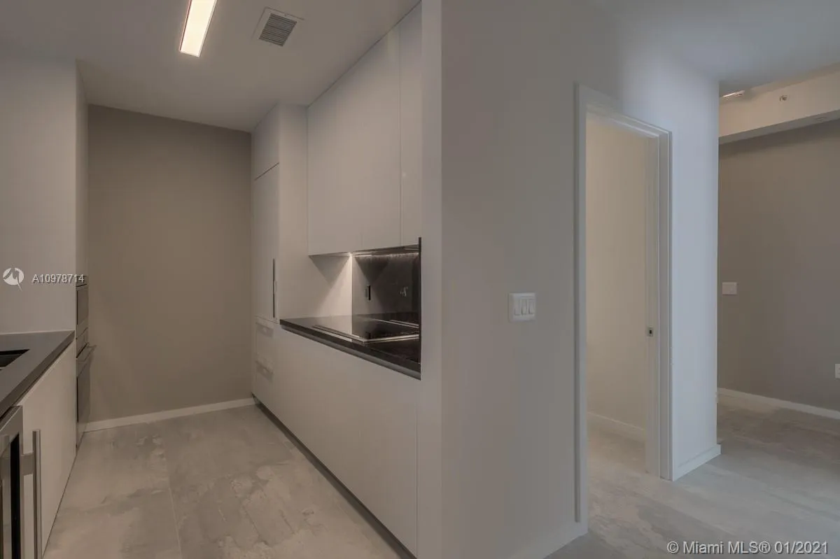 801 S Pointe Dr # 203, Miami Beach FL 33139