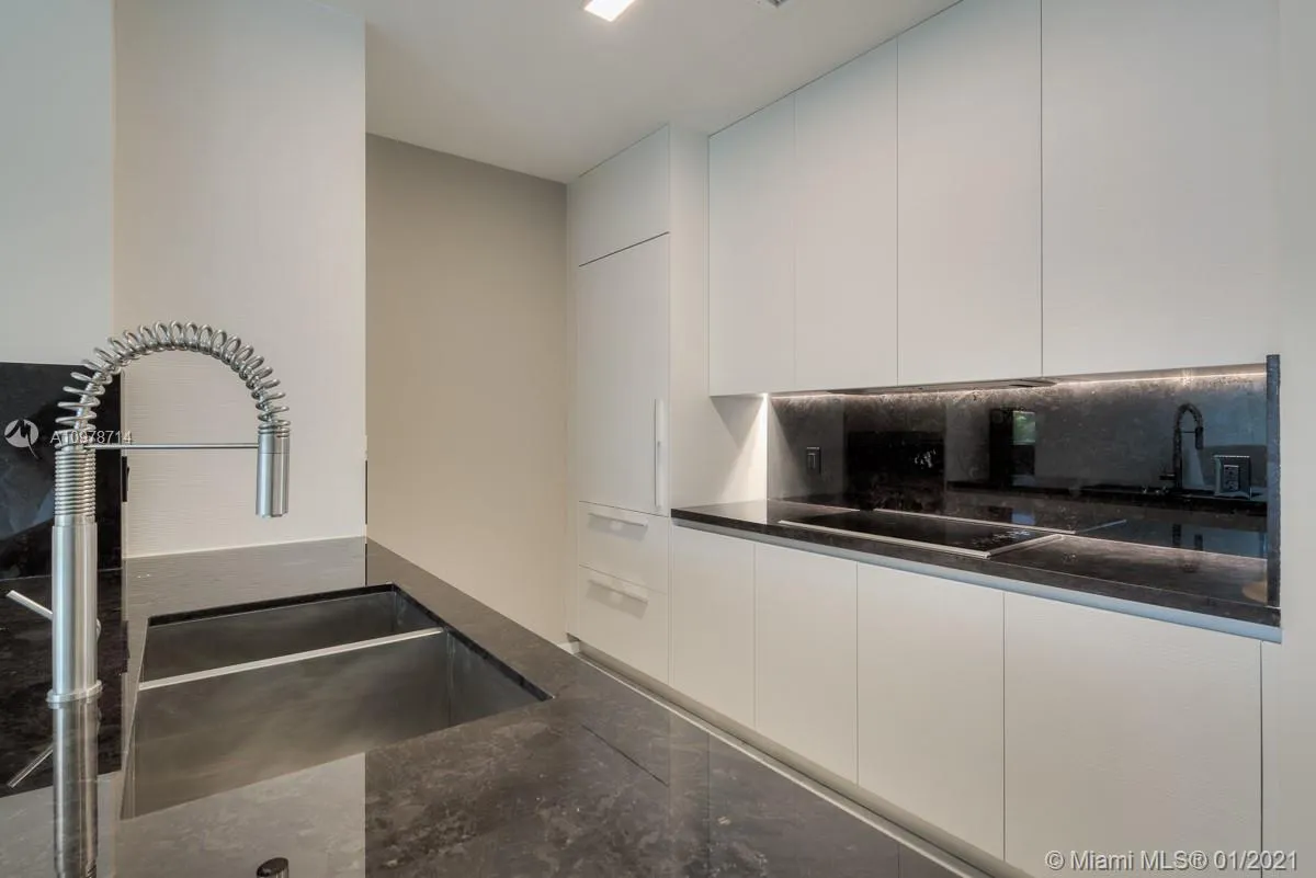 801 S Pointe Dr # 203, Miami Beach FL 33139