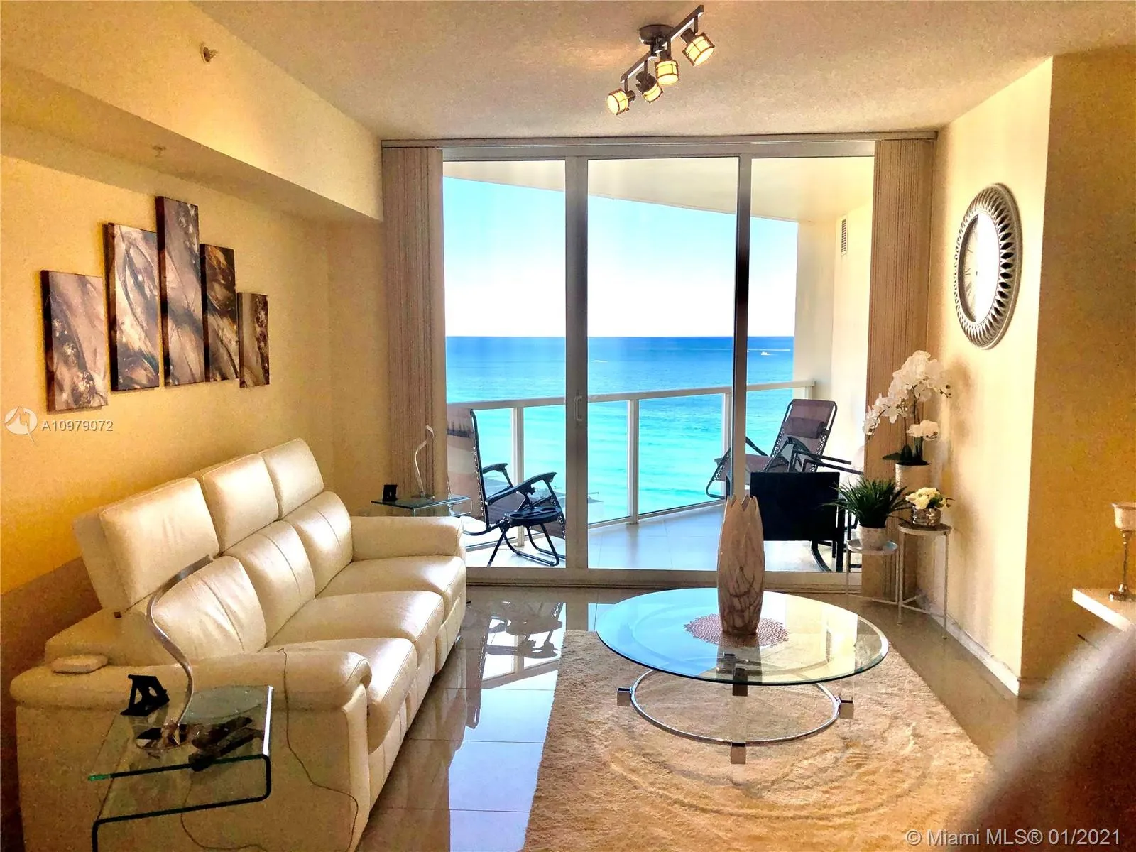 1 bedroom 1 bath for rent at 16699 Collins Ave # 1705, Sunny Isles Beach FL 33160