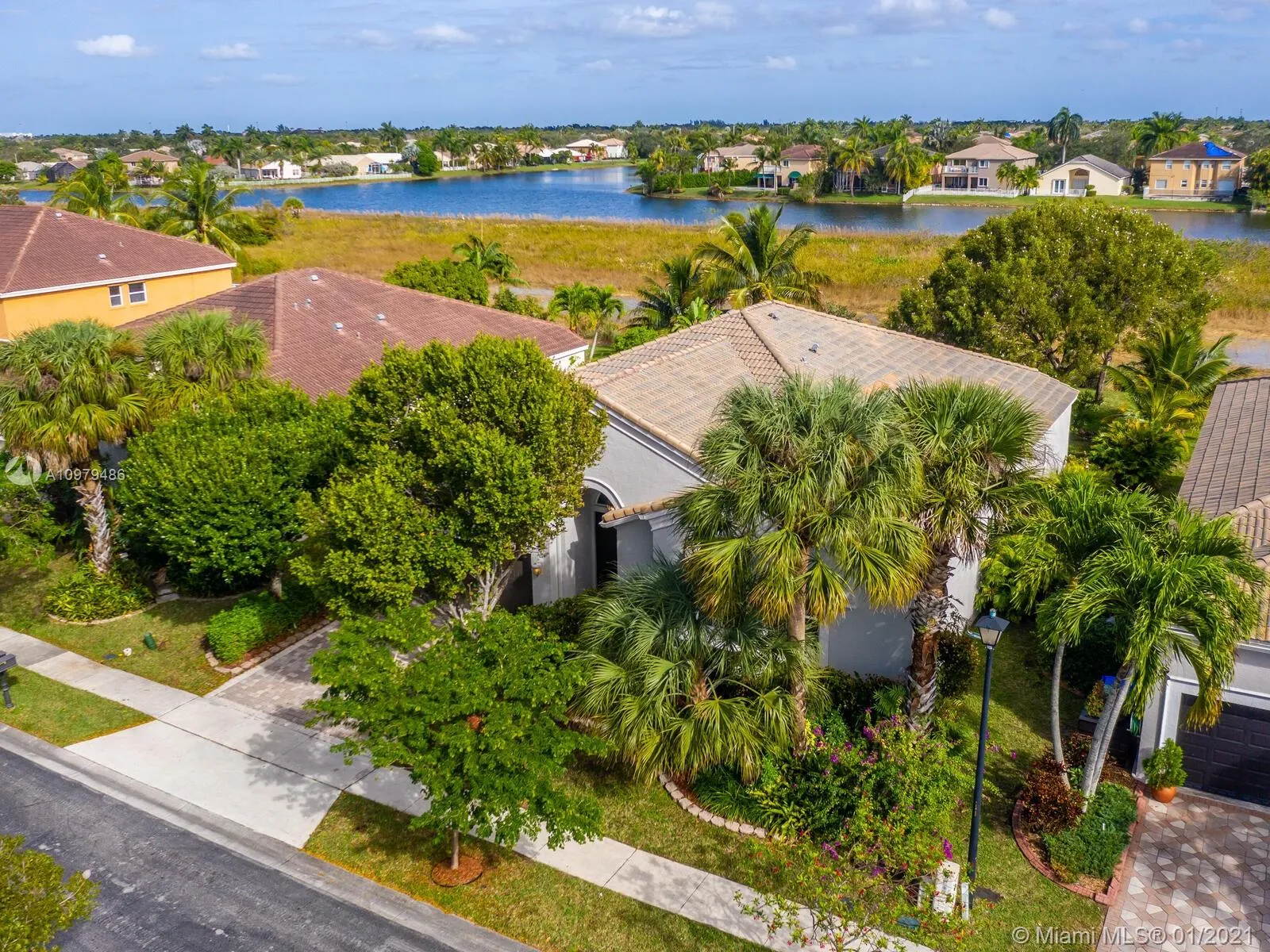 1453 SW 167th Ave, Pembroke Pines FL 33027