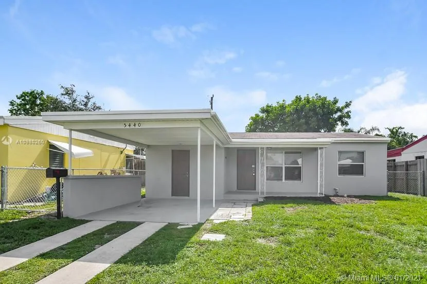3 bedroom 2 bath for sale at 5440 NE 3rd Ter, Oakland Park FL 33334