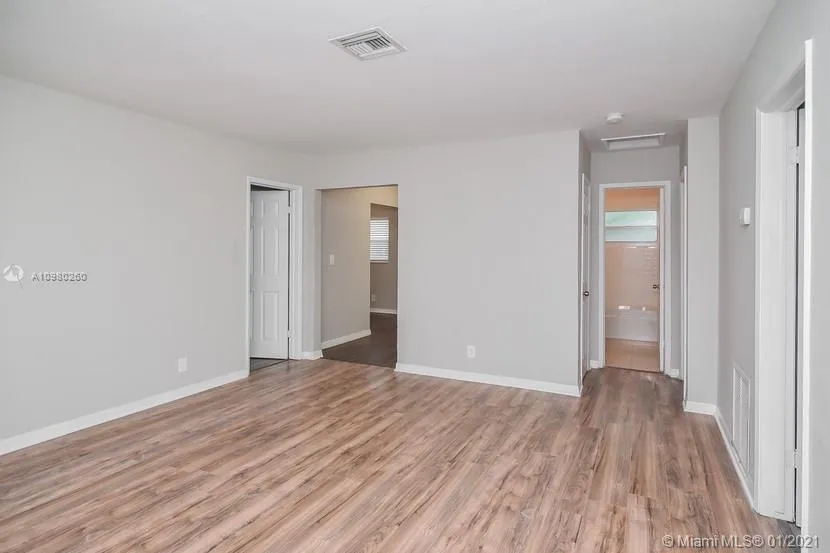 5440 NE 3rd Ter, Oakland Park FL 33334