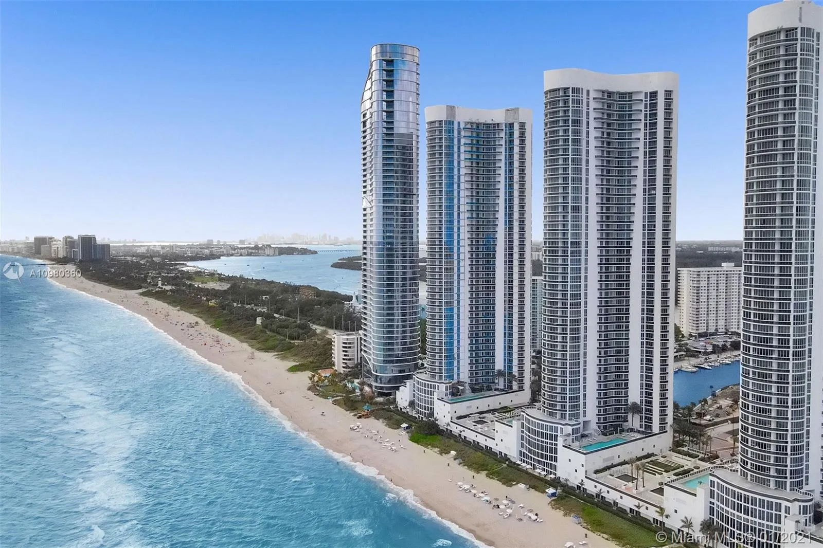3 bedroom 3 bath for sale at 15811 Collins Ave # 503, Sunny Isles Beach FL 33160