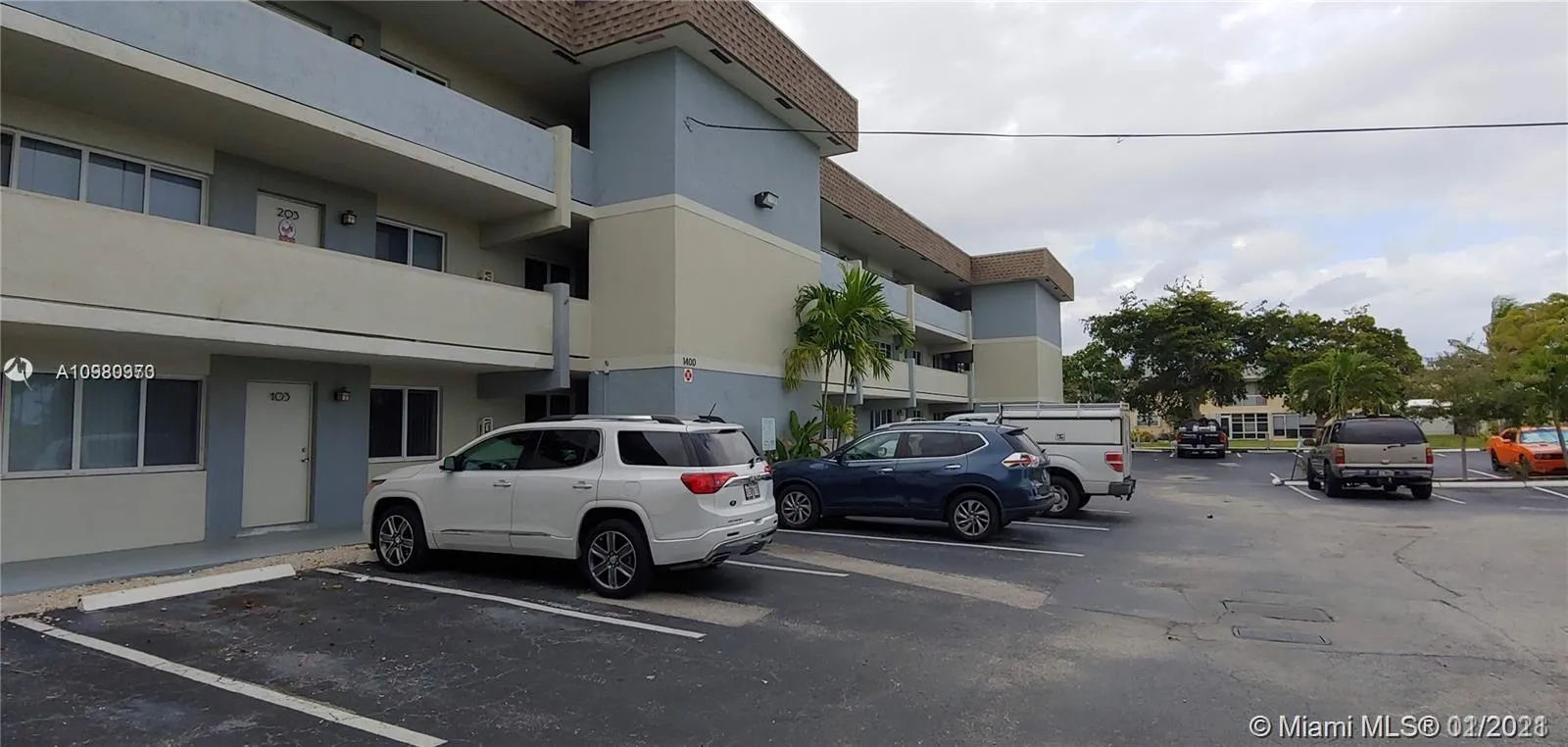 1 bedroom 1 bath for sale at 1400 NE 54th St # 206, Fort Lauderdale FL 33334