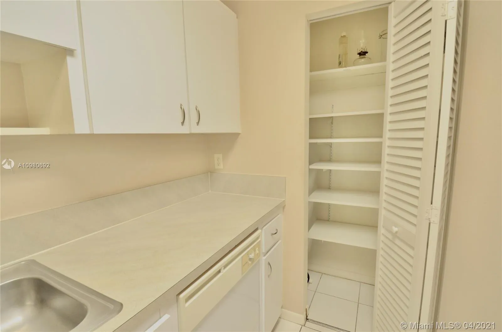 500 NE 2nd St # 223, Dania Beach FL 33004