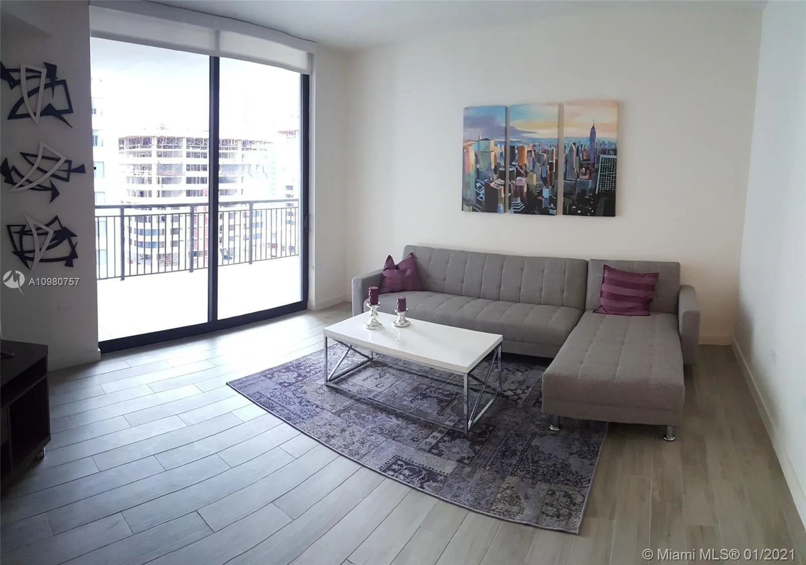 1 bedroom 1 bath for rent at 999 SW 1st Ave # 1901, Miami FL 33130