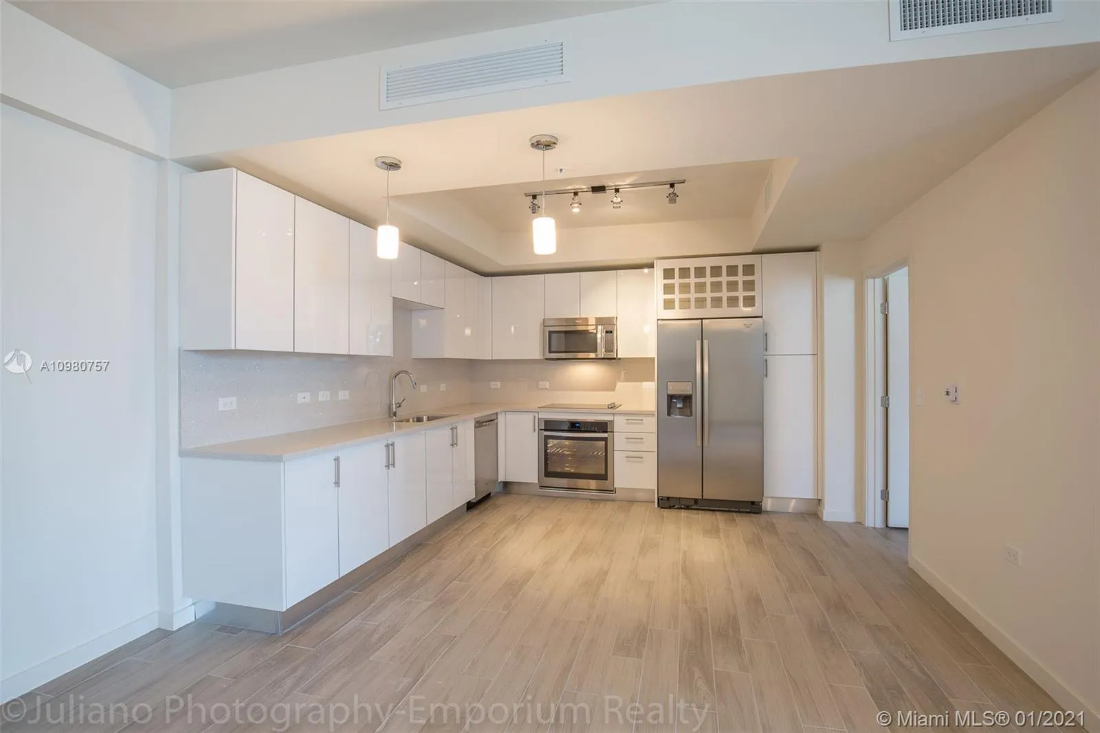 999 SW 1st Ave # 1901, Miami FL 33130