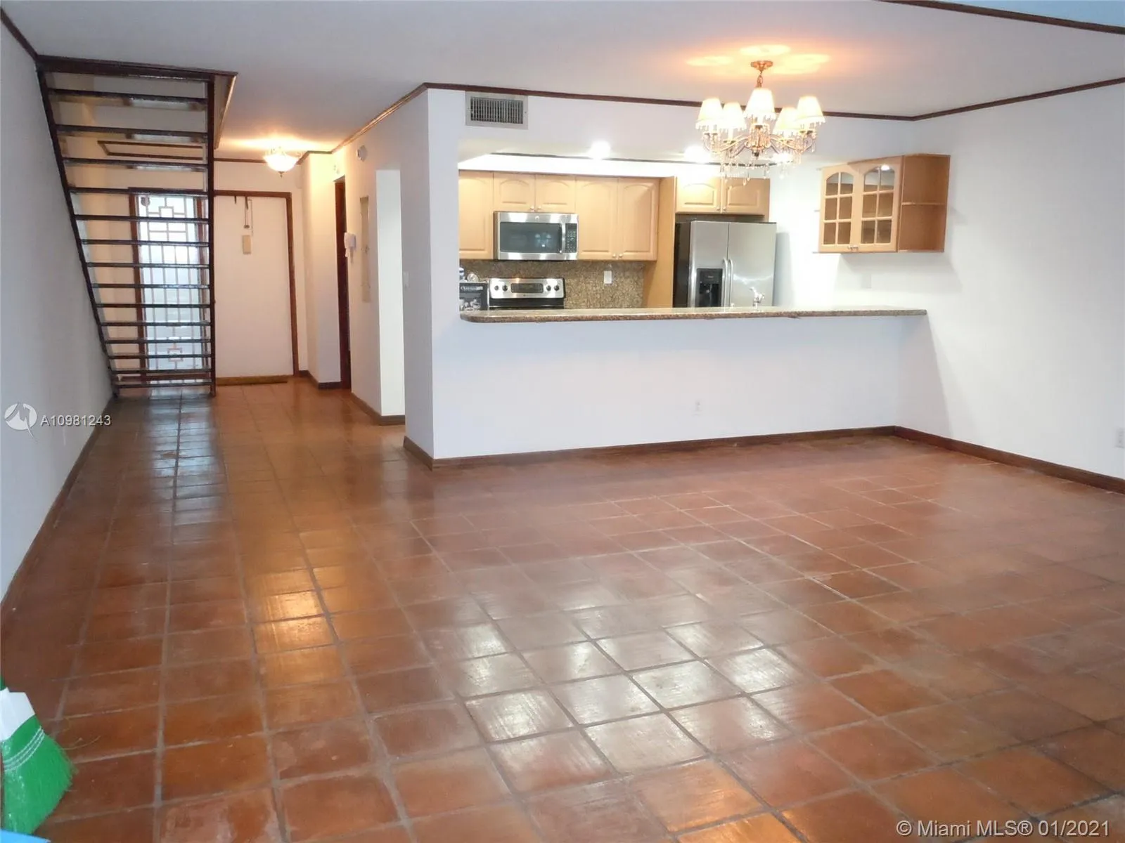 13177 SW 10th Ln, Miami FL 33184