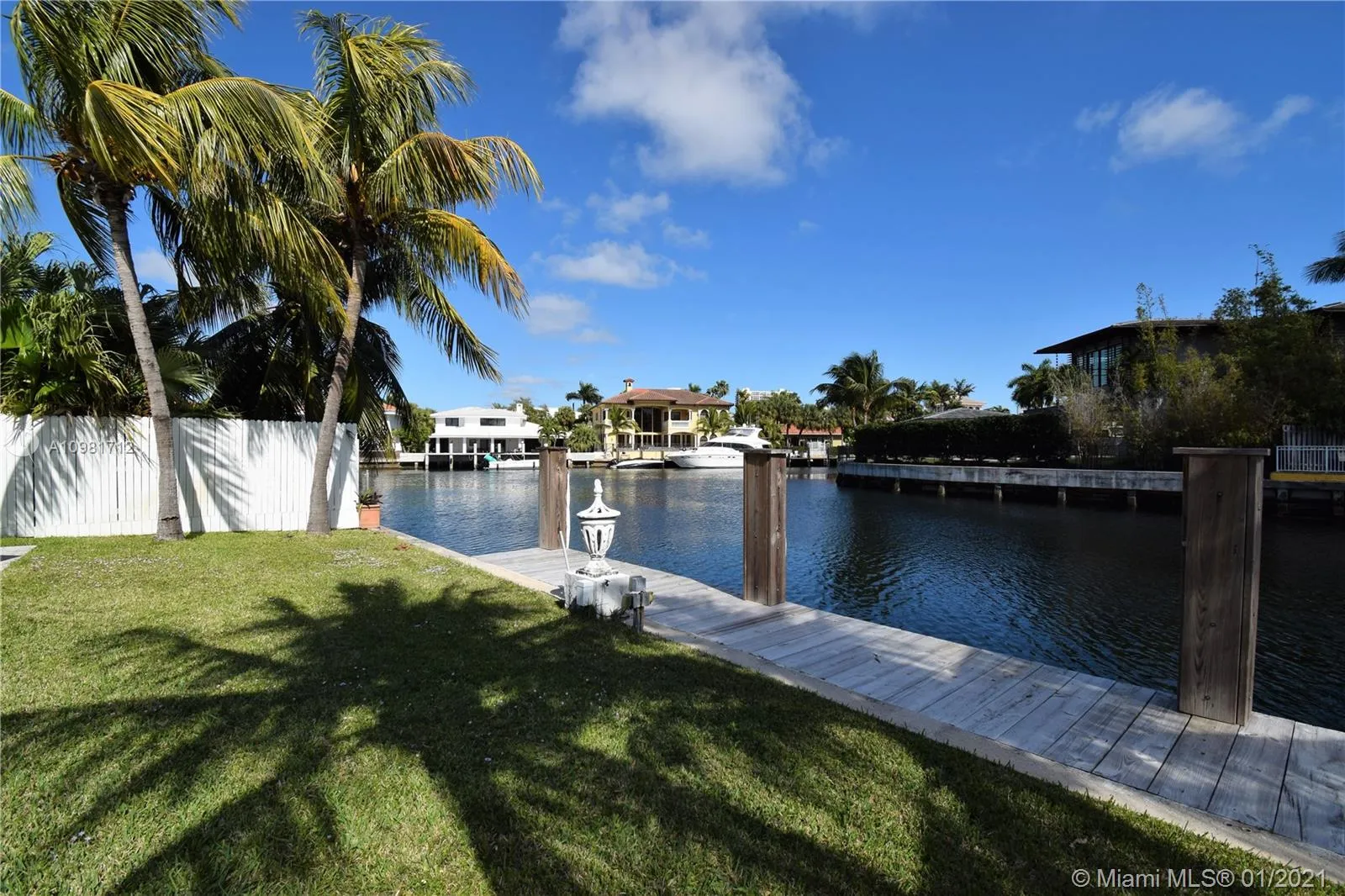 16473 NE 31st Ave, North Miami Beach FL 33160