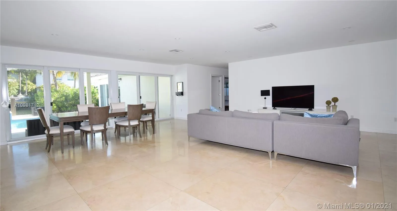 16473 NE 31st Ave, North Miami Beach FL 33160