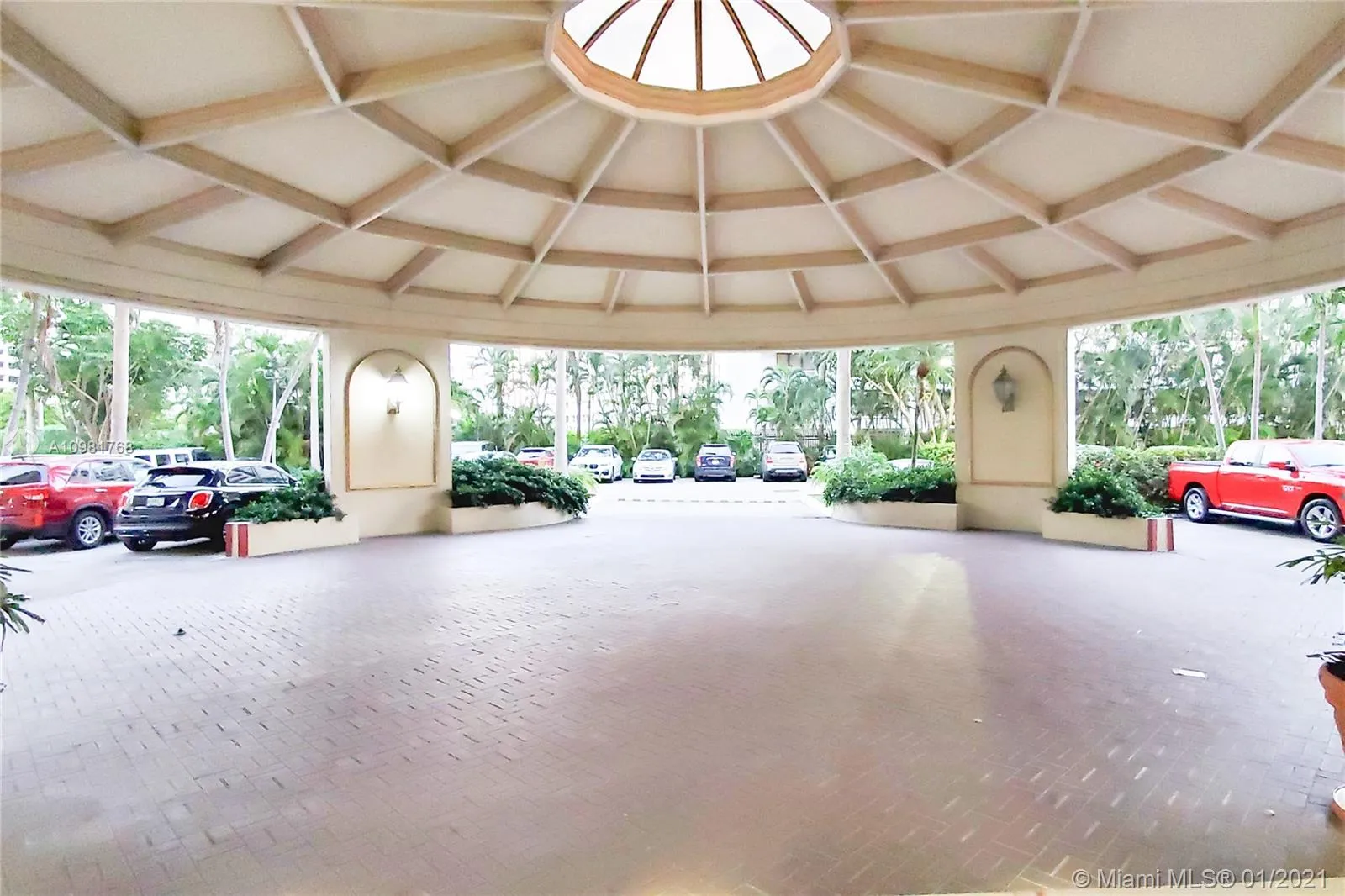 1450 Brickell Bay Dr # 810, Miami FL 33131