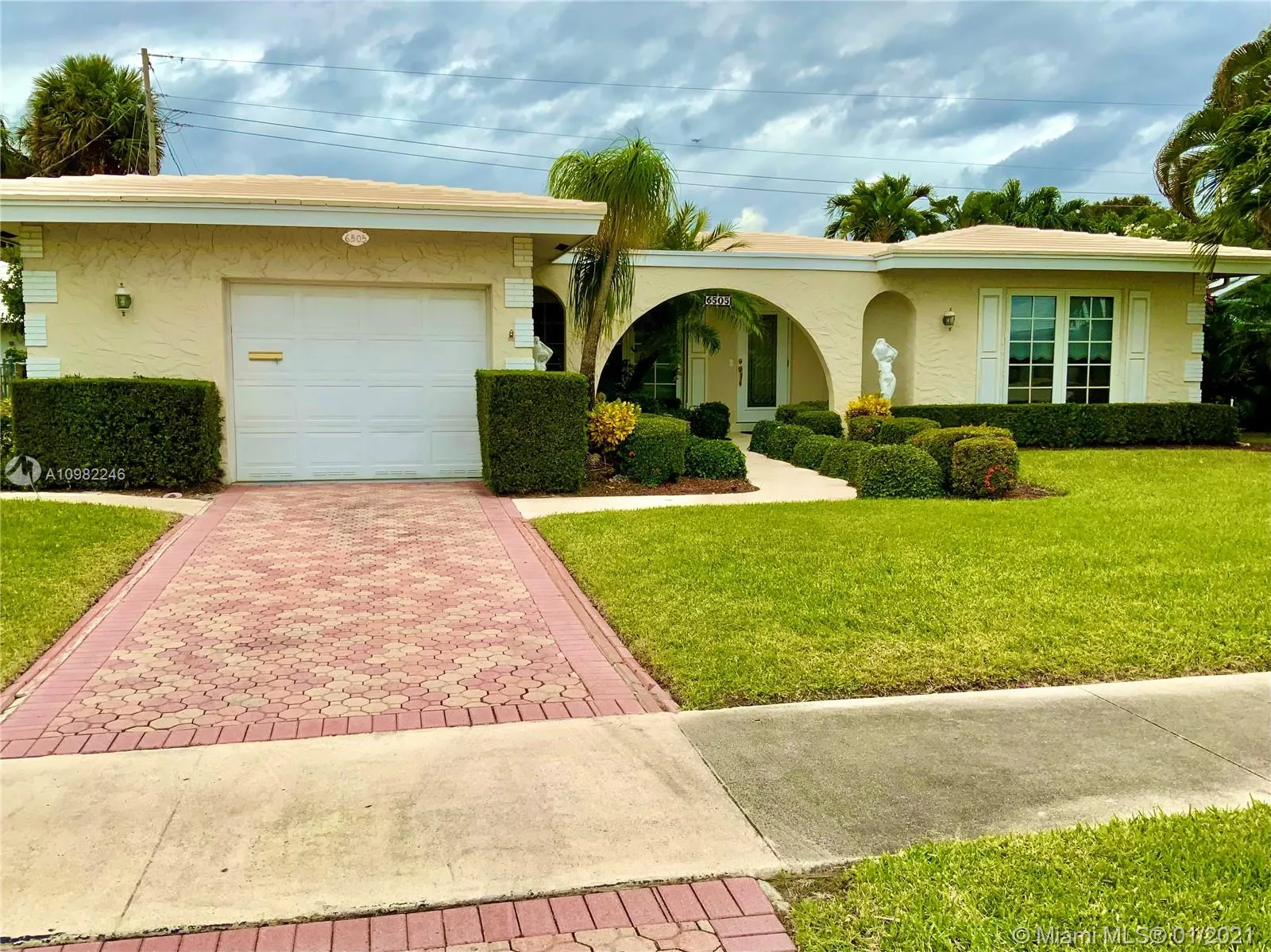 3 bedroom 2 bath for sale at 6505 NE 21st Ter, Fort Lauderdale FL 33308