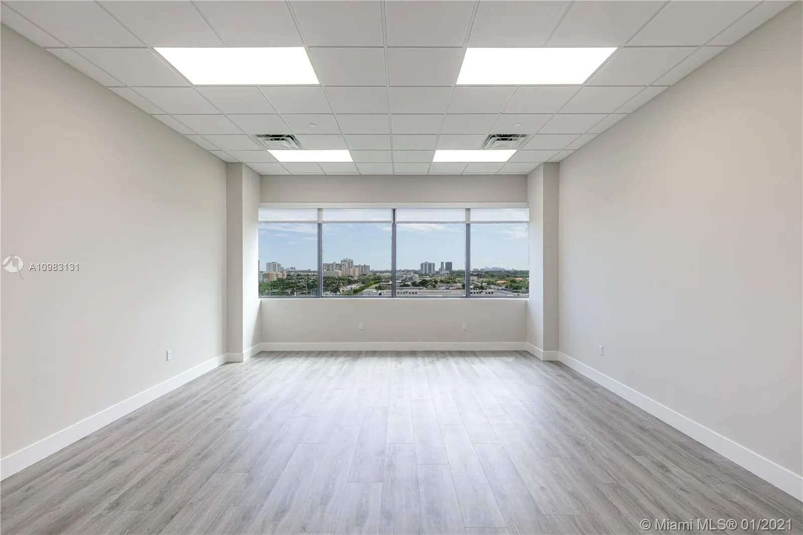 19790 W Dixie Hwy # 803, Aventura FL 33180