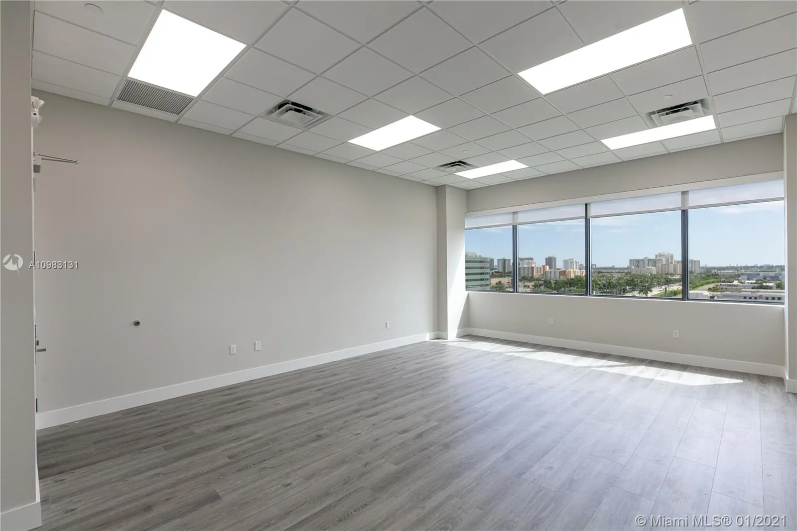 19790 W Dixie Hwy # 803, Aventura FL 33180