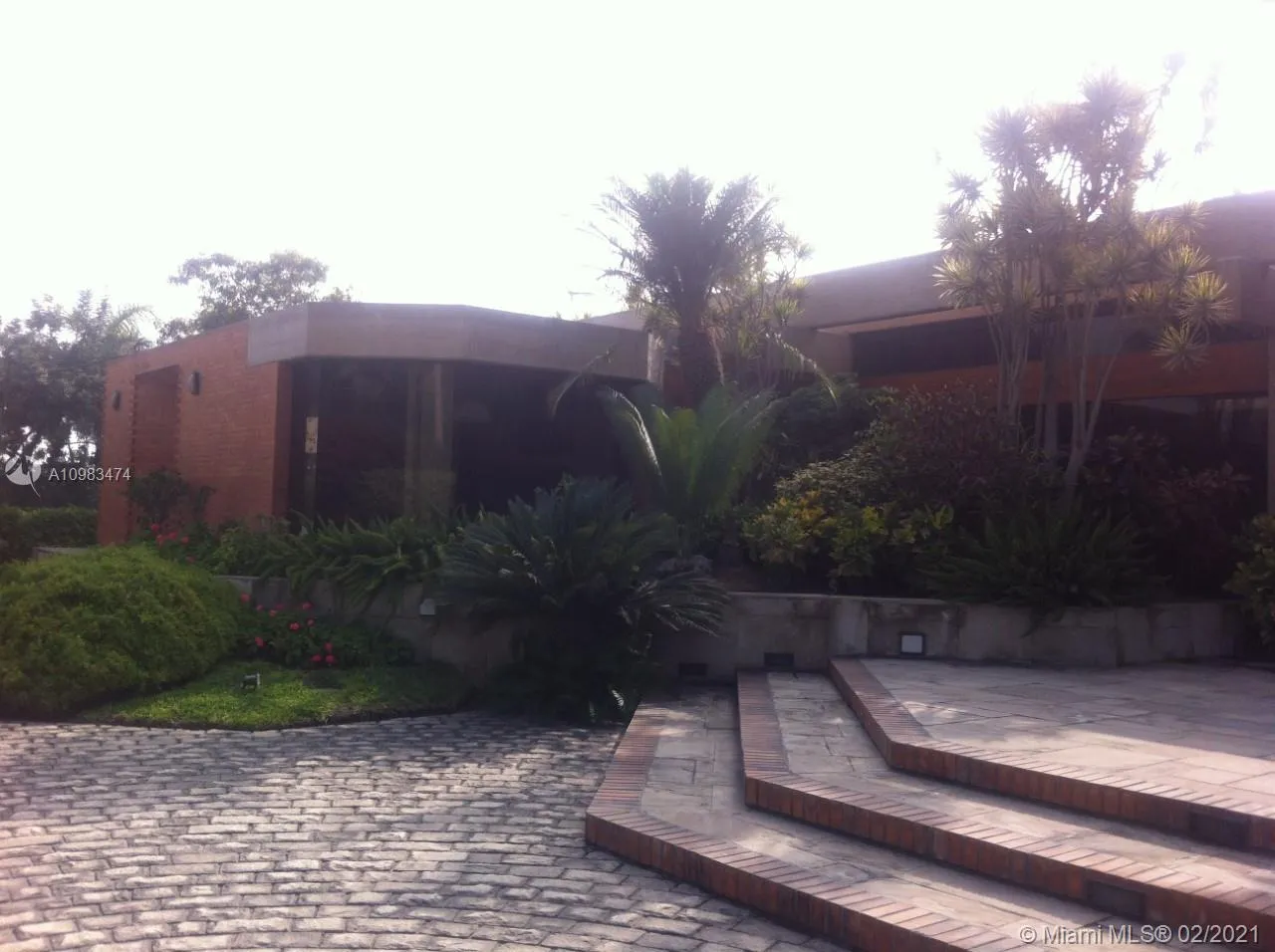 Casa en Casuarinas, Lima Peru-South America, FL