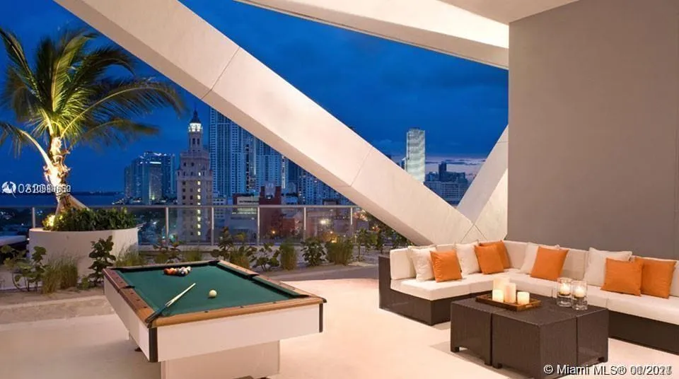 888 Biscayne Blvd # 812, Miami FL 33132