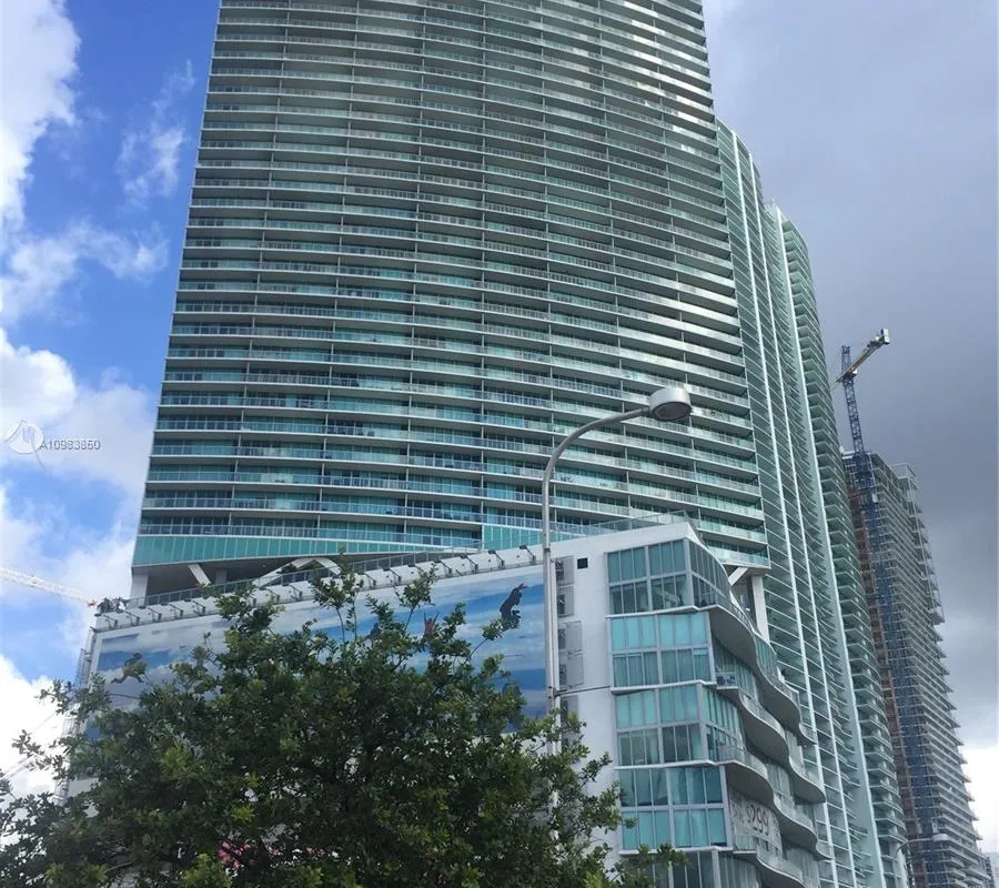 888 Biscayne Blvd # 812, Miami FL 33132
