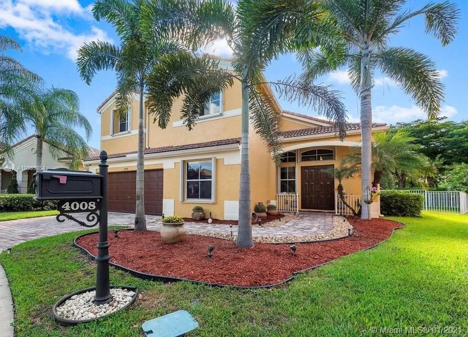 4008 Staghorn Ln, Weston FL 33331