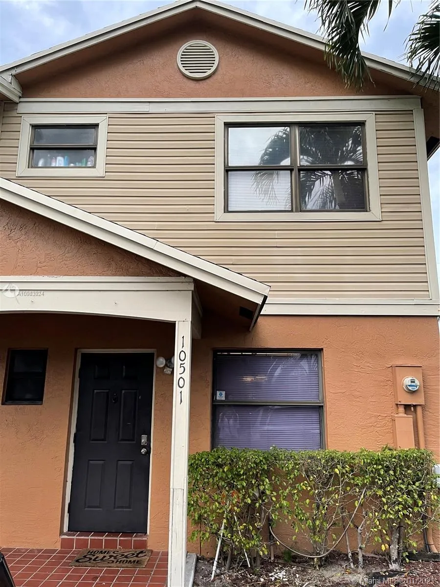 3 bedroom 2 bath for sale at 10501 NW 8th St # 10501, Pembroke Pines FL 33026