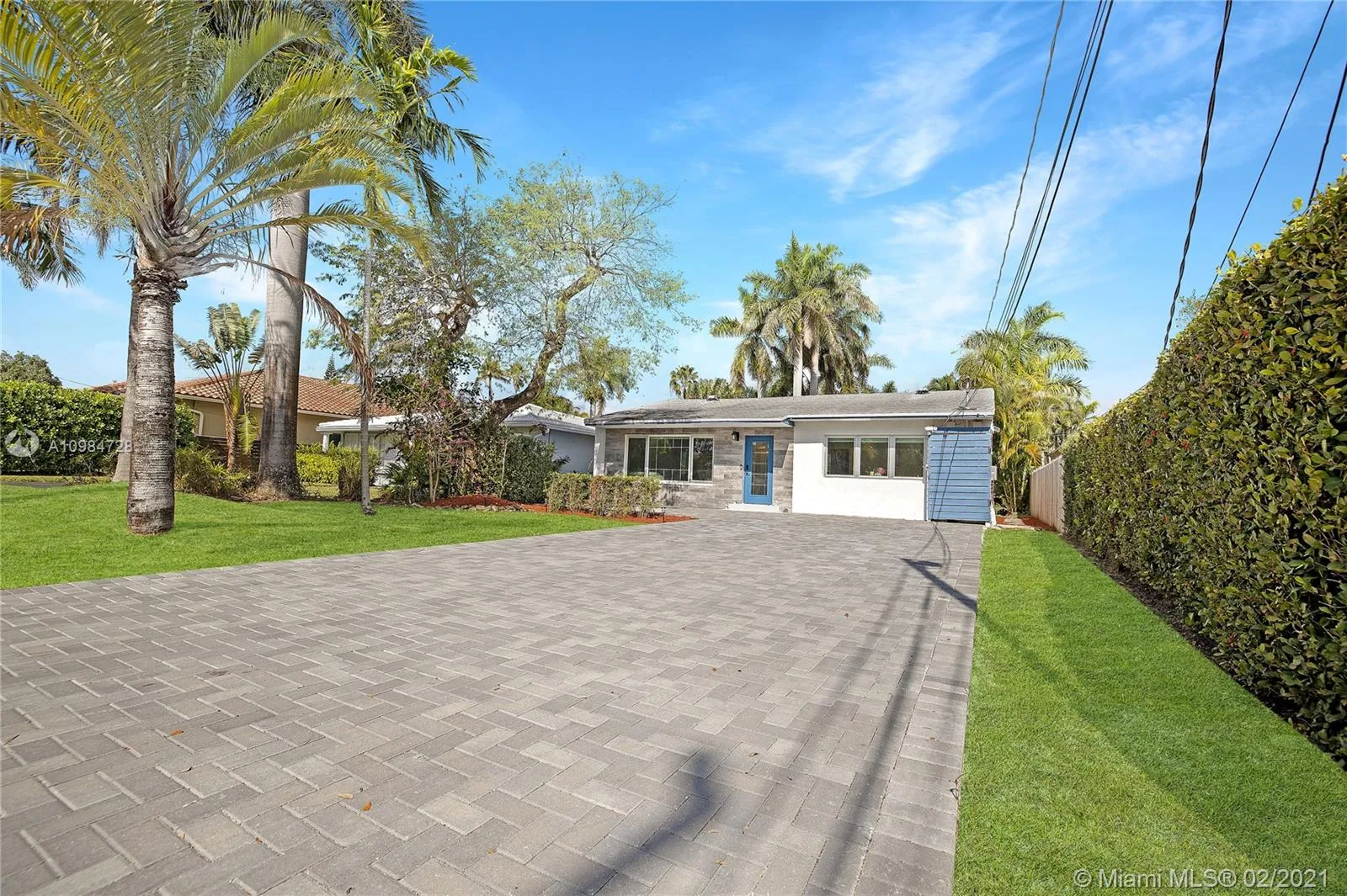 3 bedroom 2 bath for sale at 937 N Northlake Dr, Hollywood FL 33019