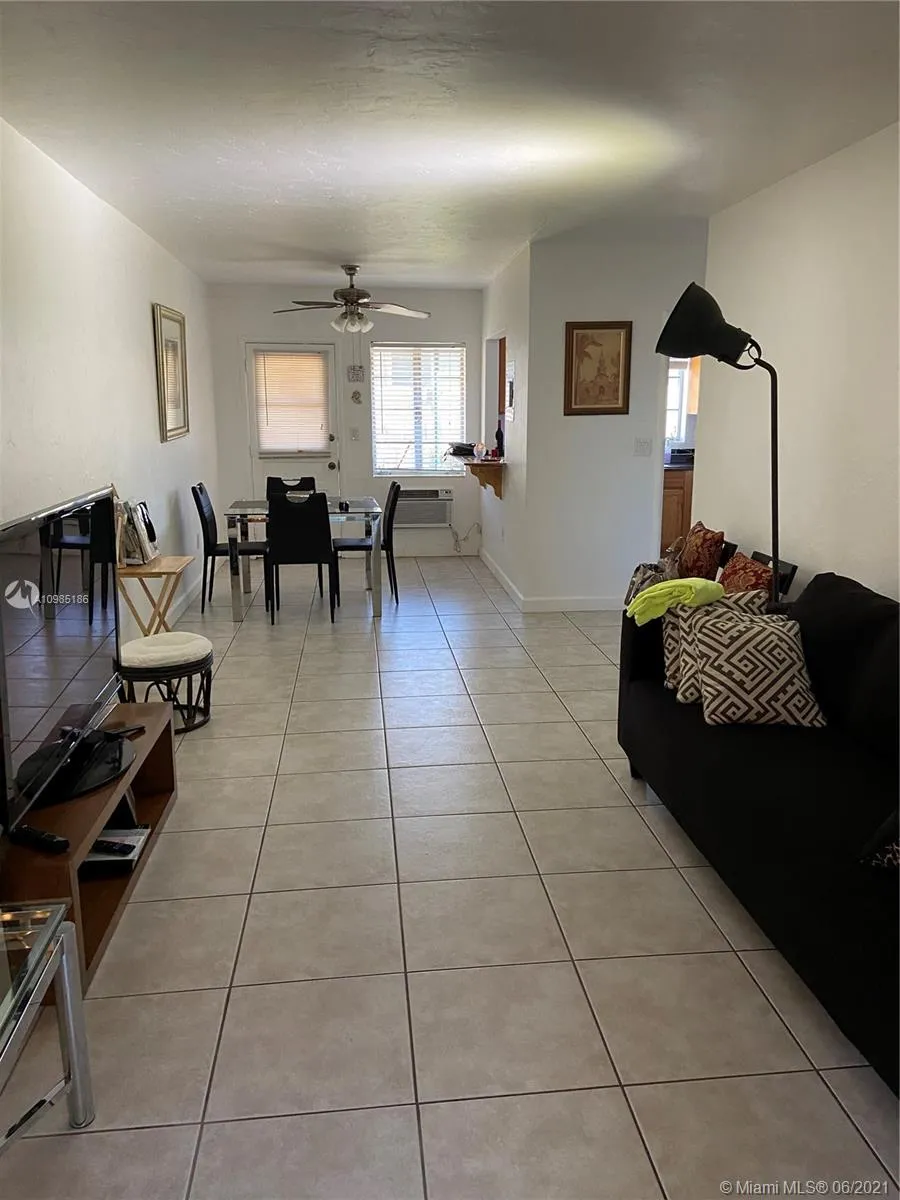 850 NE 90th St, Miami FL 33138