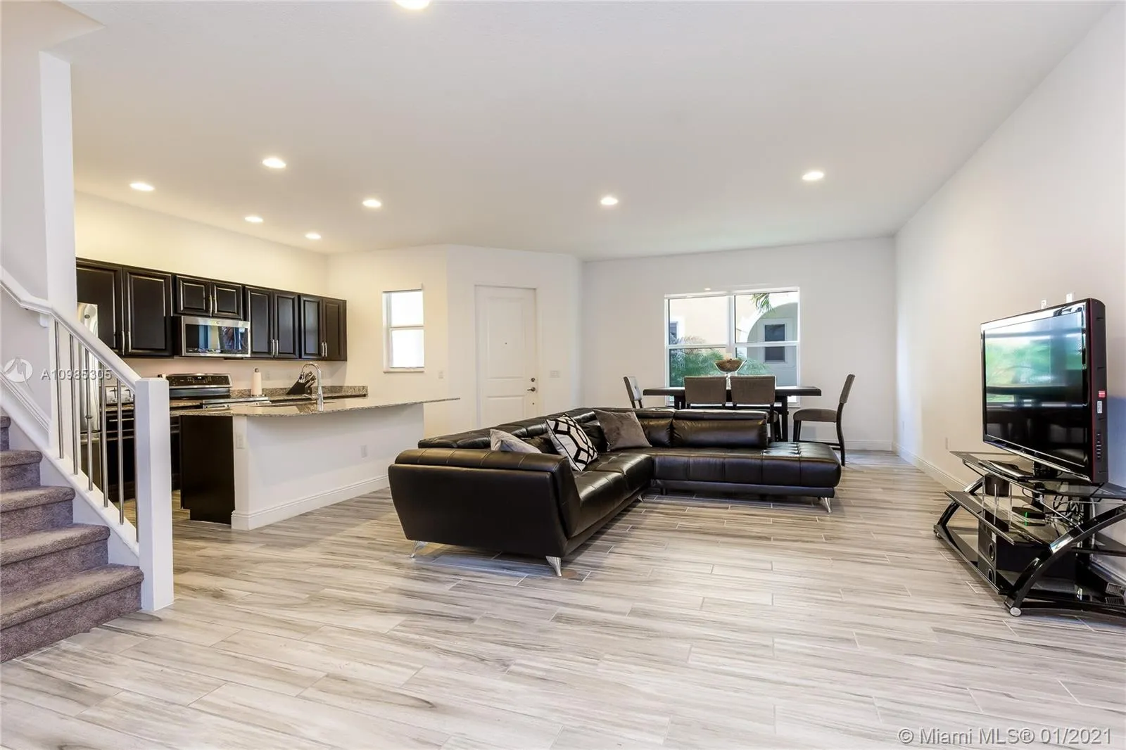 1761 NW 124th Pl, Pembroke Pines FL 33028