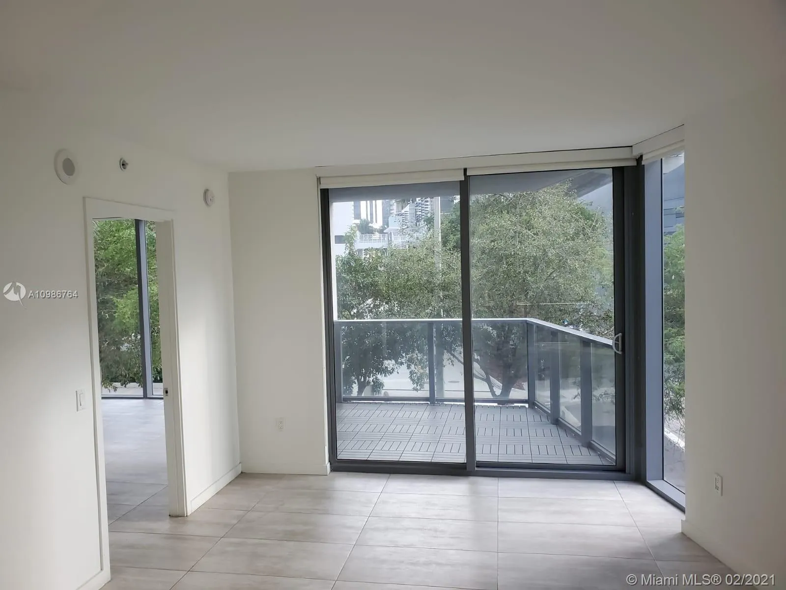 2 bedroom 2 bath for rent at 31 SE 6th St # 301, Miami FL 33131