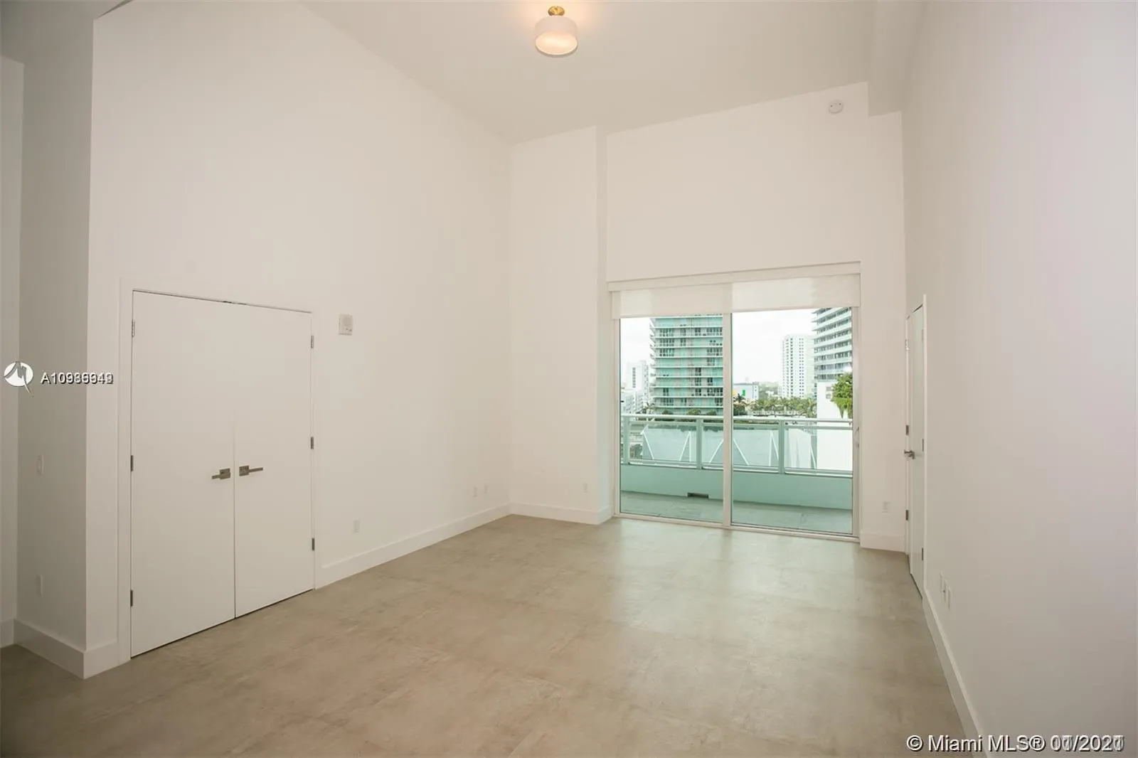 1 bedroom 1 bath for sale at 1080 Brickell Ave # 1107, Miami FL 33131