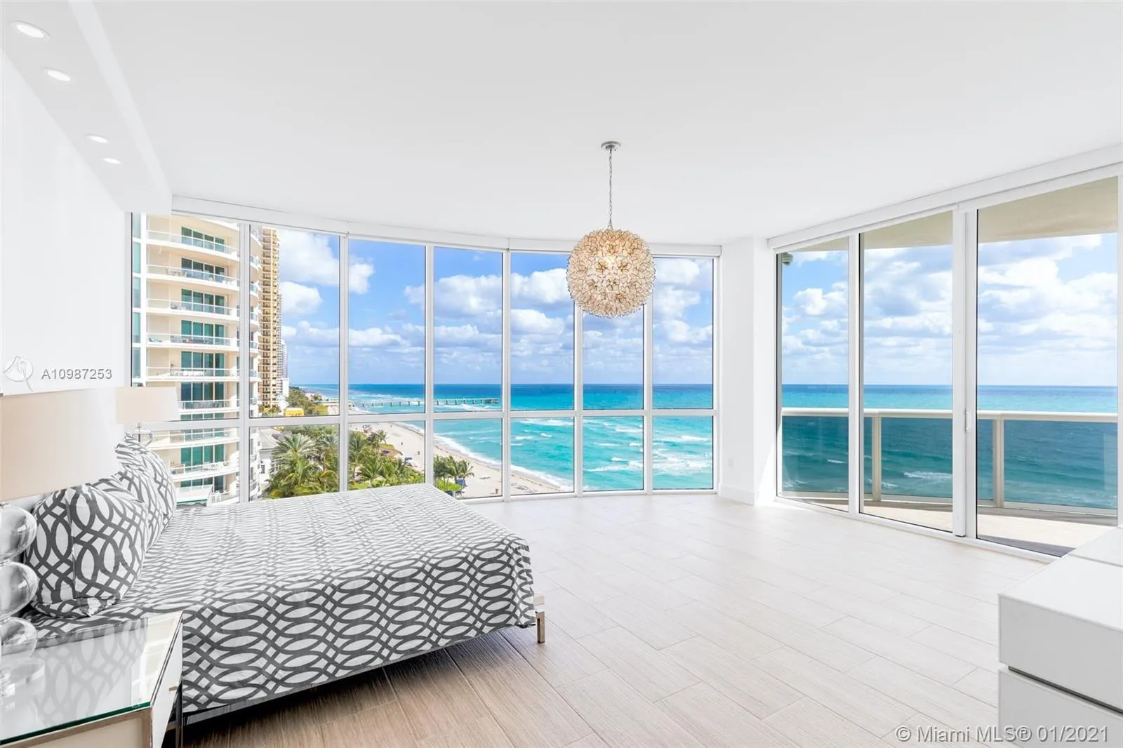 3 bedroom 3 bath for sale at 16001 Collins Ave # 701, Sunny Isles Beach FL 33160