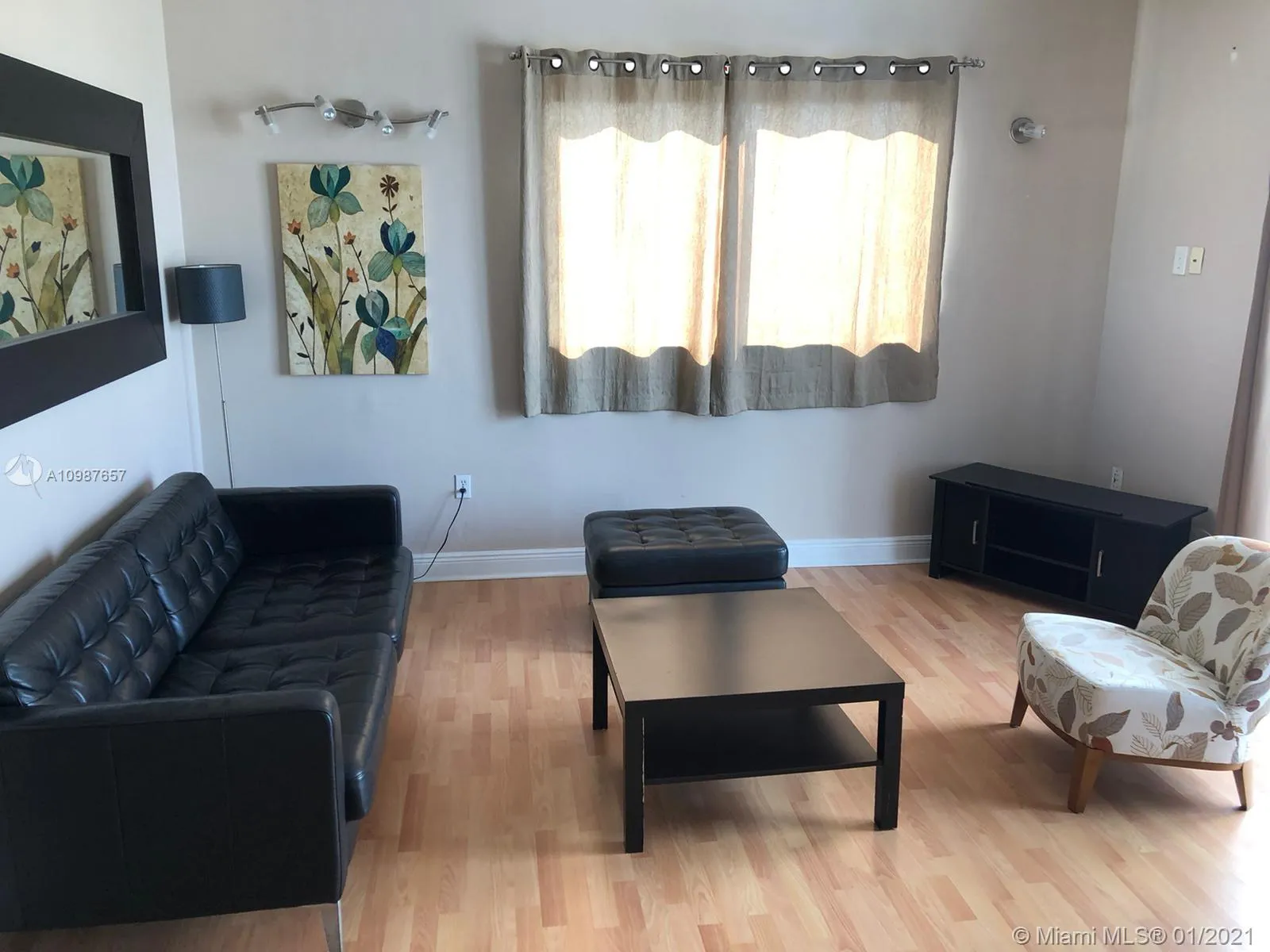 1 bedroom 1 bath for rent at 6969 Collins Ave # 1402, Miami Beach FL 33141