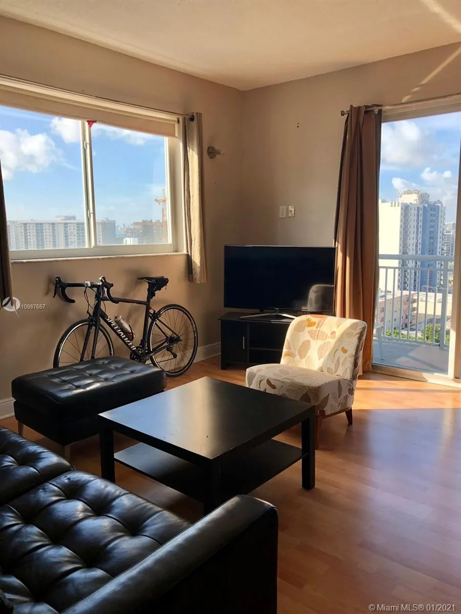 6969 Collins Ave # 1402, Miami Beach FL 33141