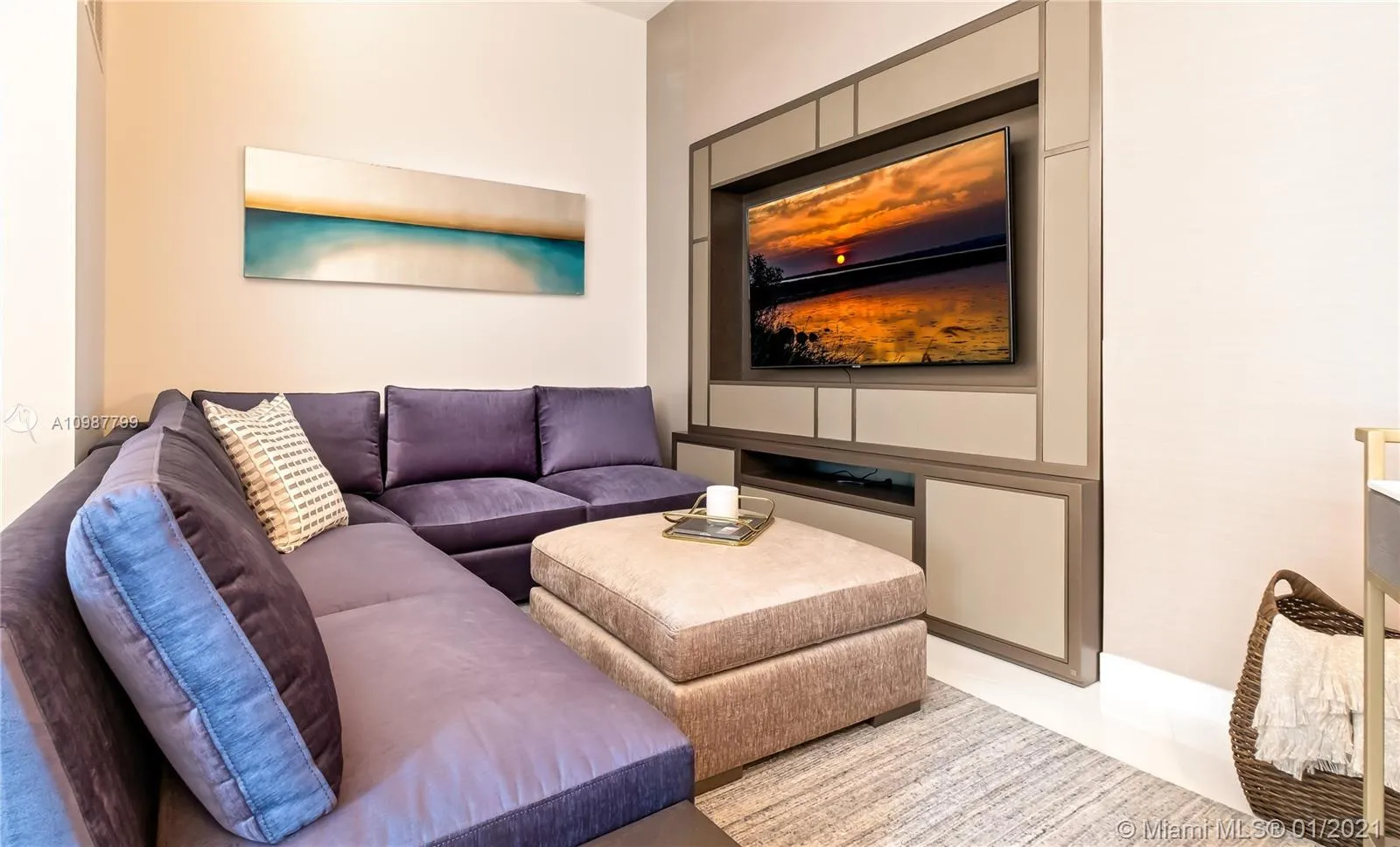 851 NE 1st Ave # 1701, Miami FL 33132