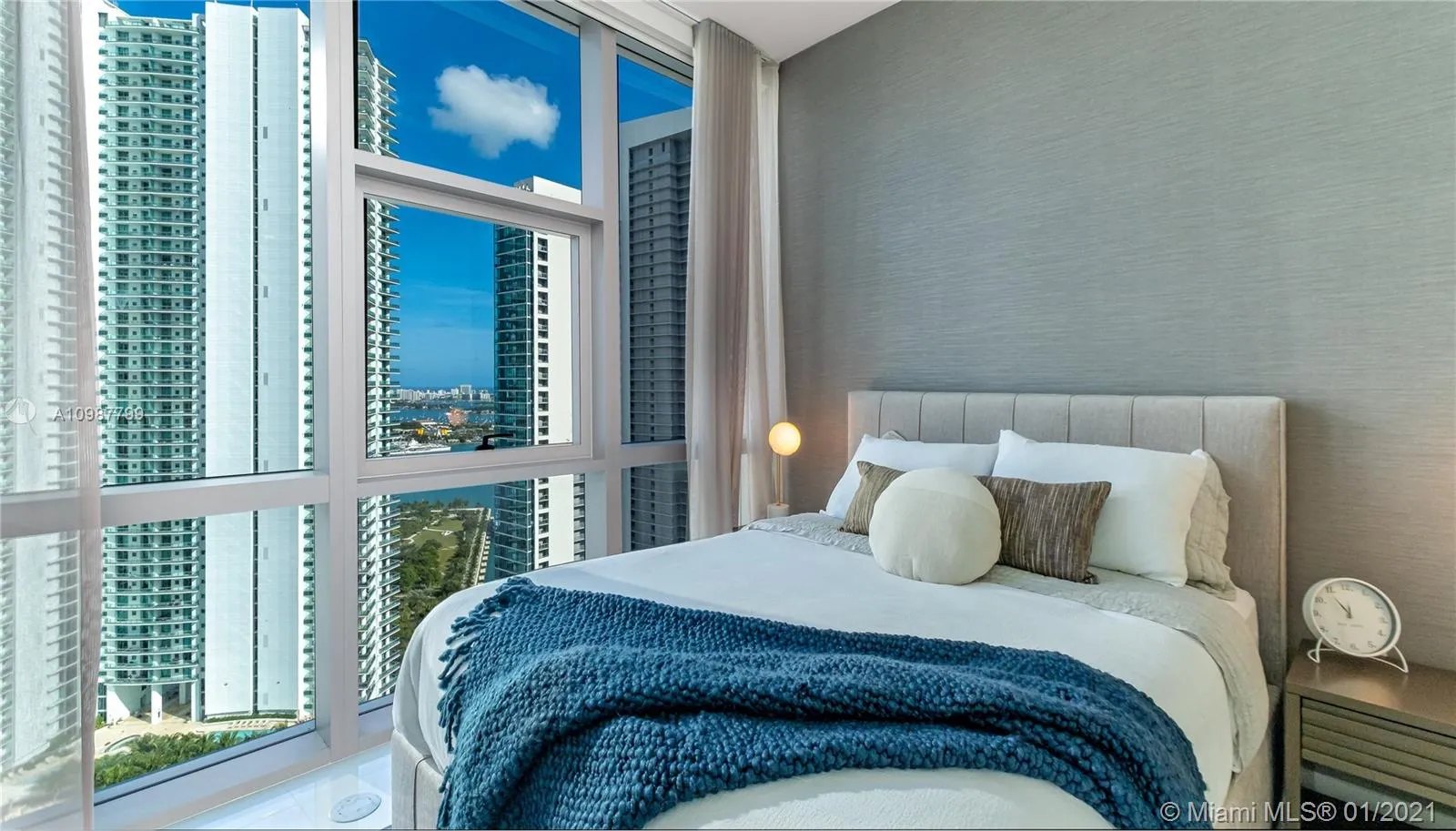 851 NE 1st Ave # 1701, Miami FL 33132