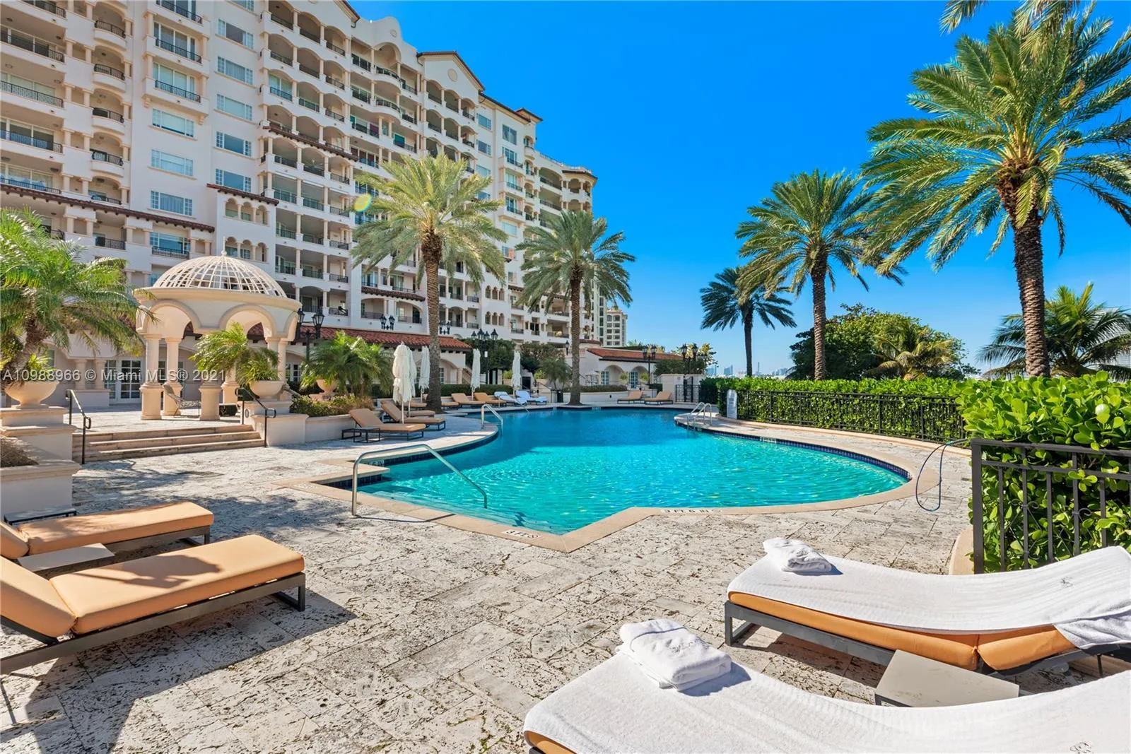 6 bedroom 5 bath for sale at 7192 Fisher Island Dr, Miami Beach FL 33109