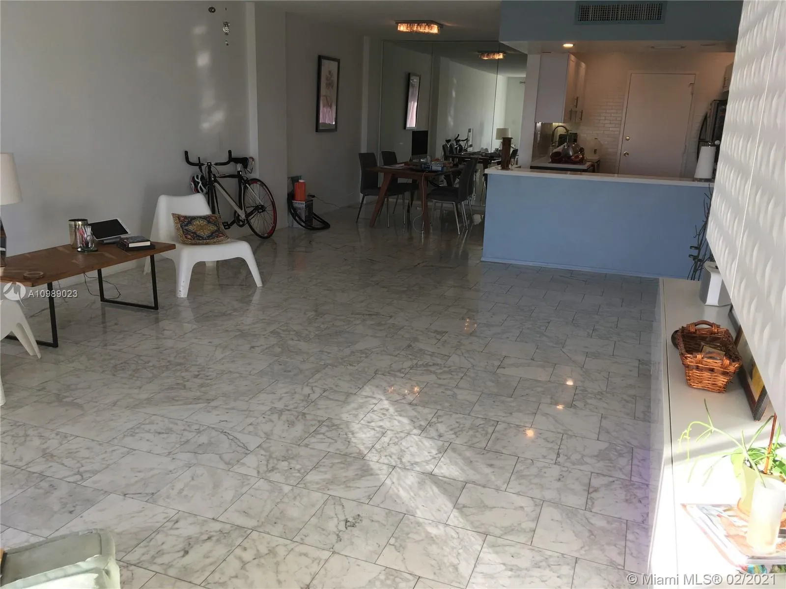 800 NE 195th St # 314, Miami FL 33179