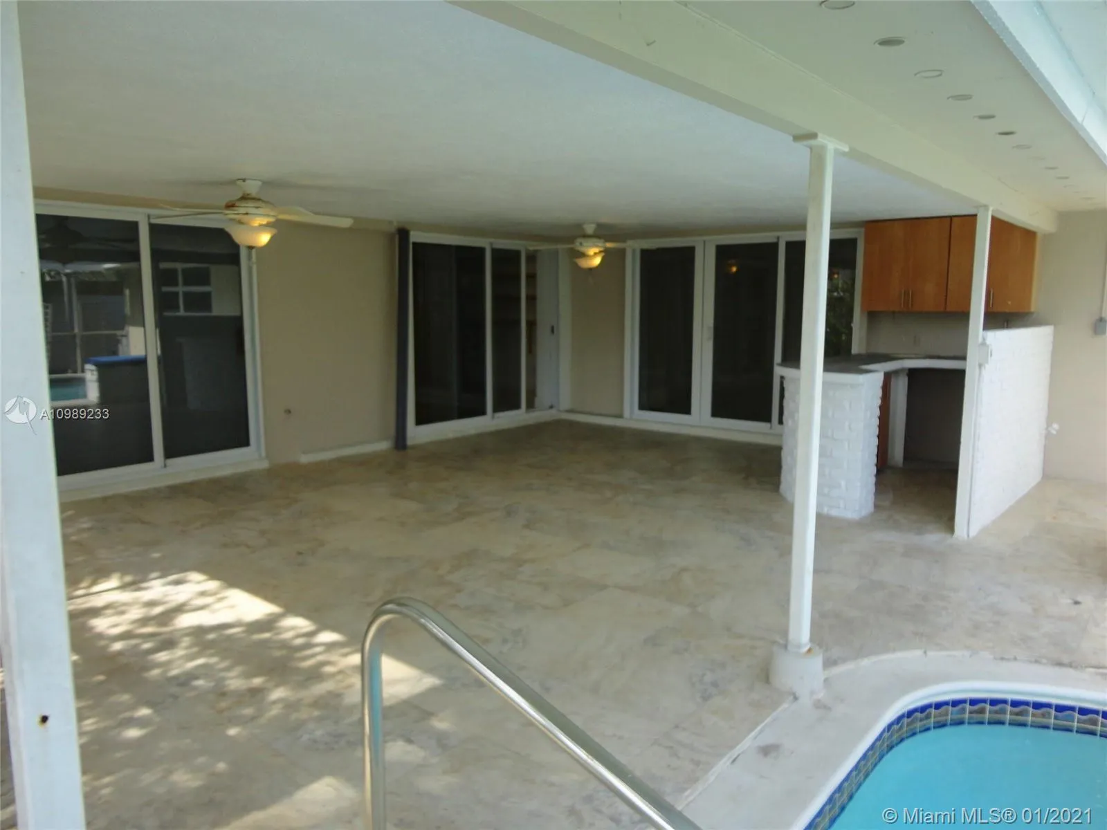 2760 NE 7th St, Pompano Beach FL 33062