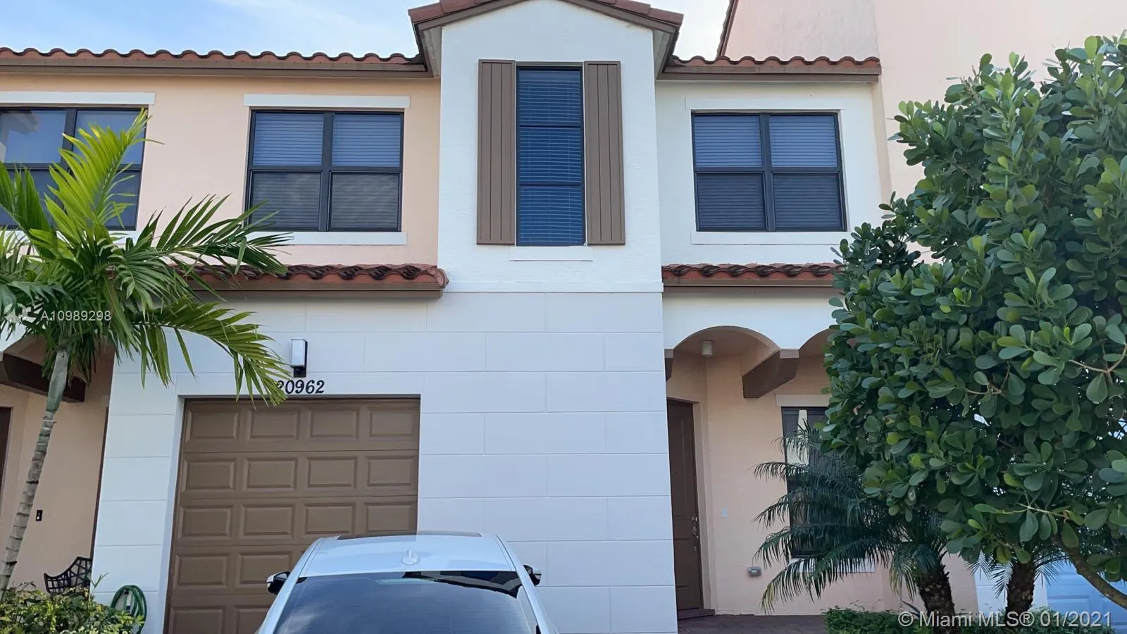 20962 NW 1st Dr, Pembroke Pines FL 33029