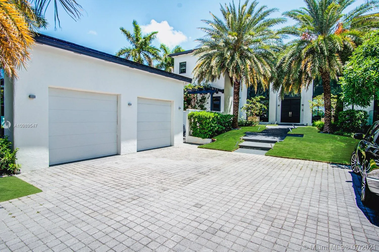 24 S Hibiscus Dr, Miami Beach FL 33139
