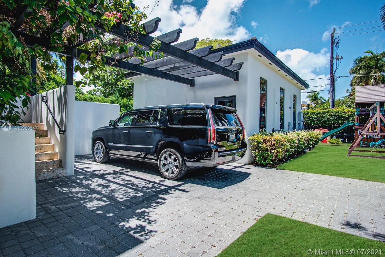 24 S Hibiscus Dr, Miami Beach FL 33139
