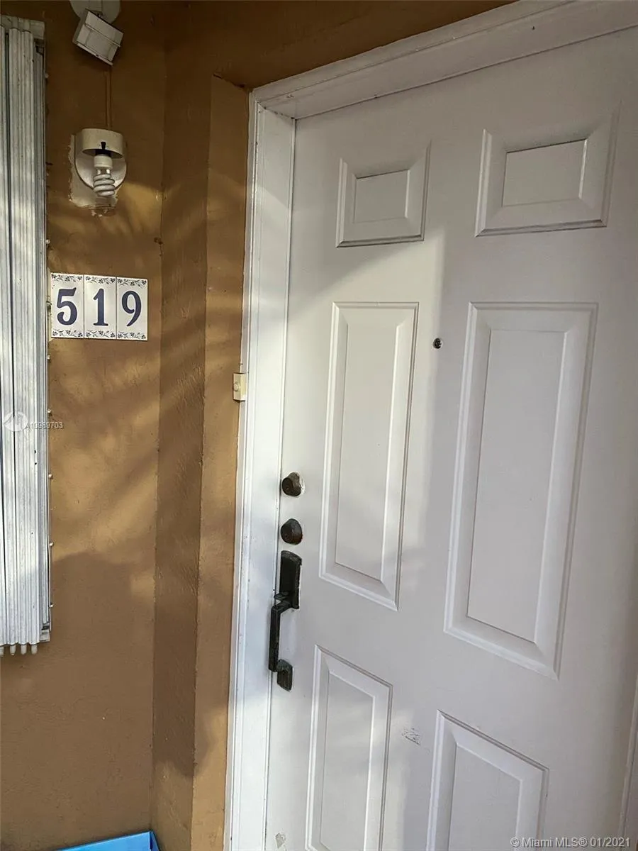 4 bedroom 2 bath for sale at 551 NW 82nd Ave # 519, Miami FL 33126