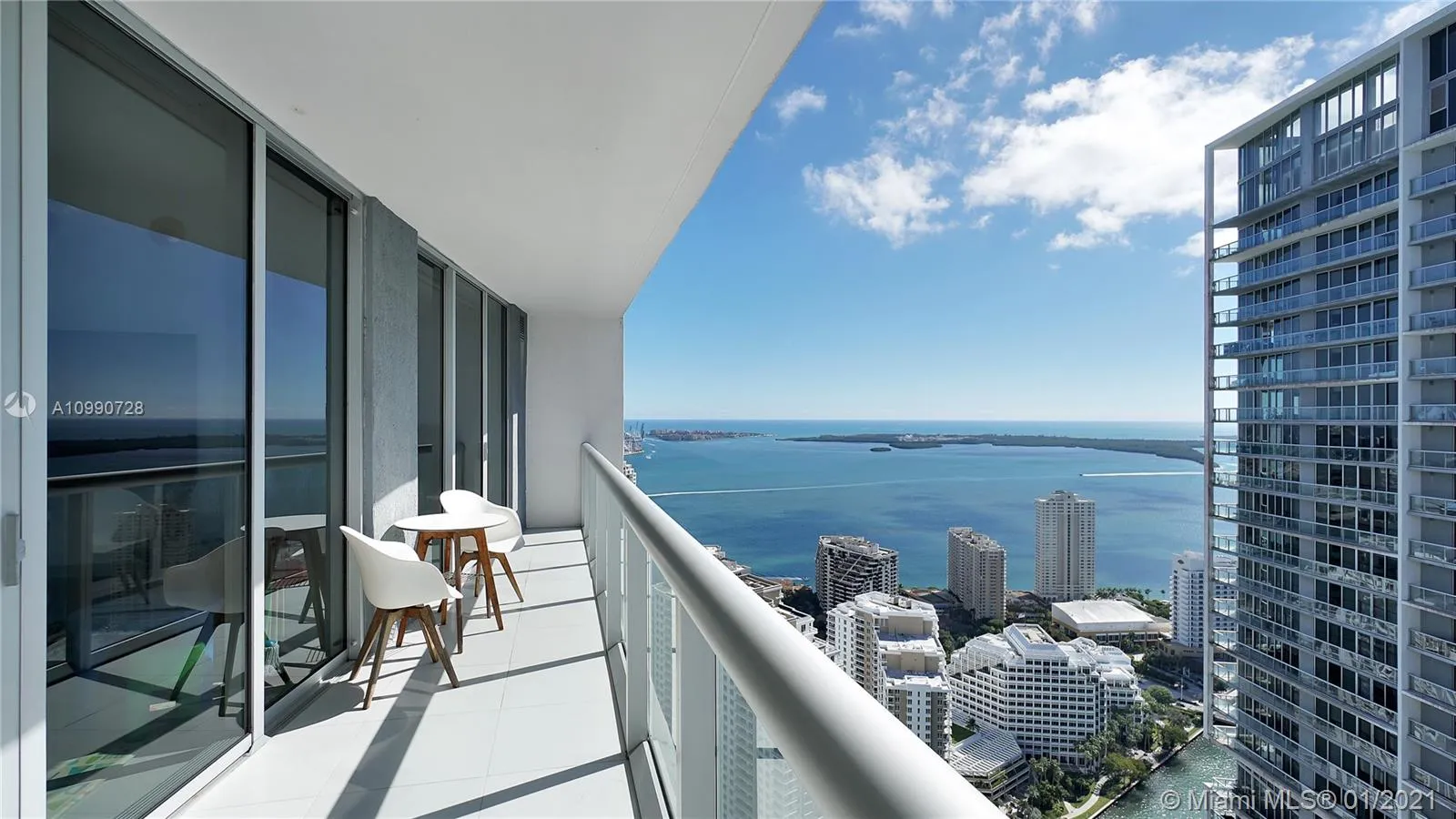 2 bedroom 2 bath for sale at 475 Brickell Ave # 5109, Miami FL 33131