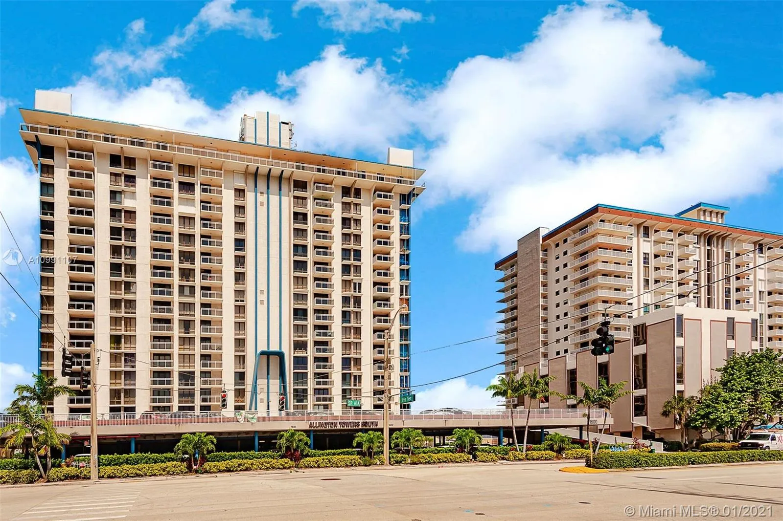 2 bedroom 2 bath for sale at 1600 S Ocean Dr # 11H, Hollywood FL 33019