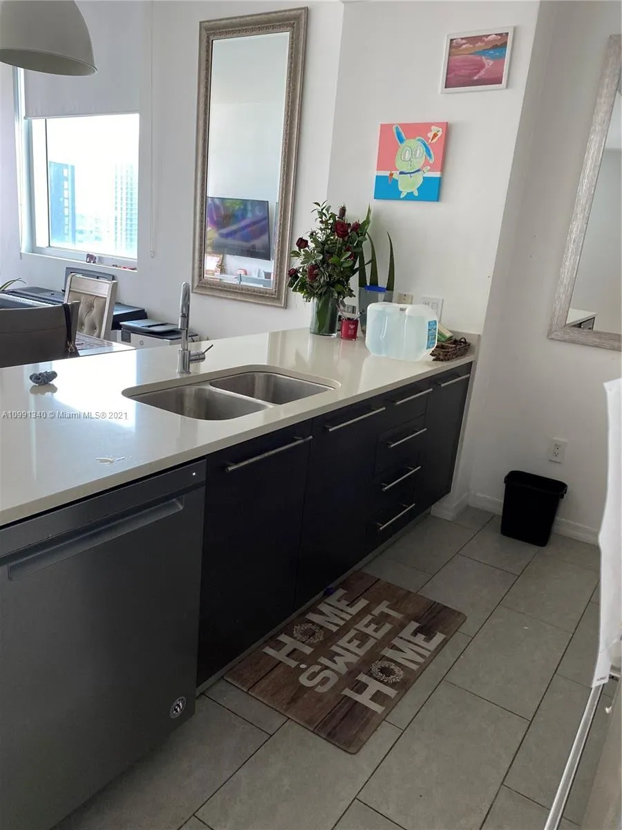 2 bedroom 2 bath for sale at 500 Brickell Ave # 4110, Miami FL 33131