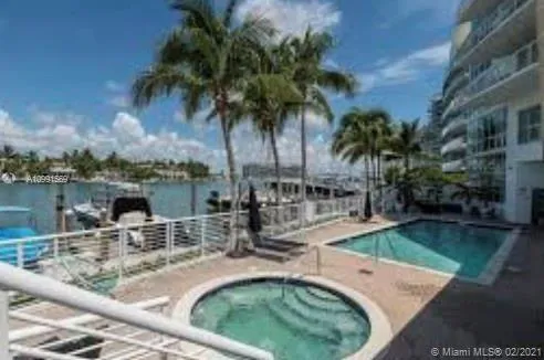 6580 Indian Creek Dr # 201, Miami Beach FL 33141