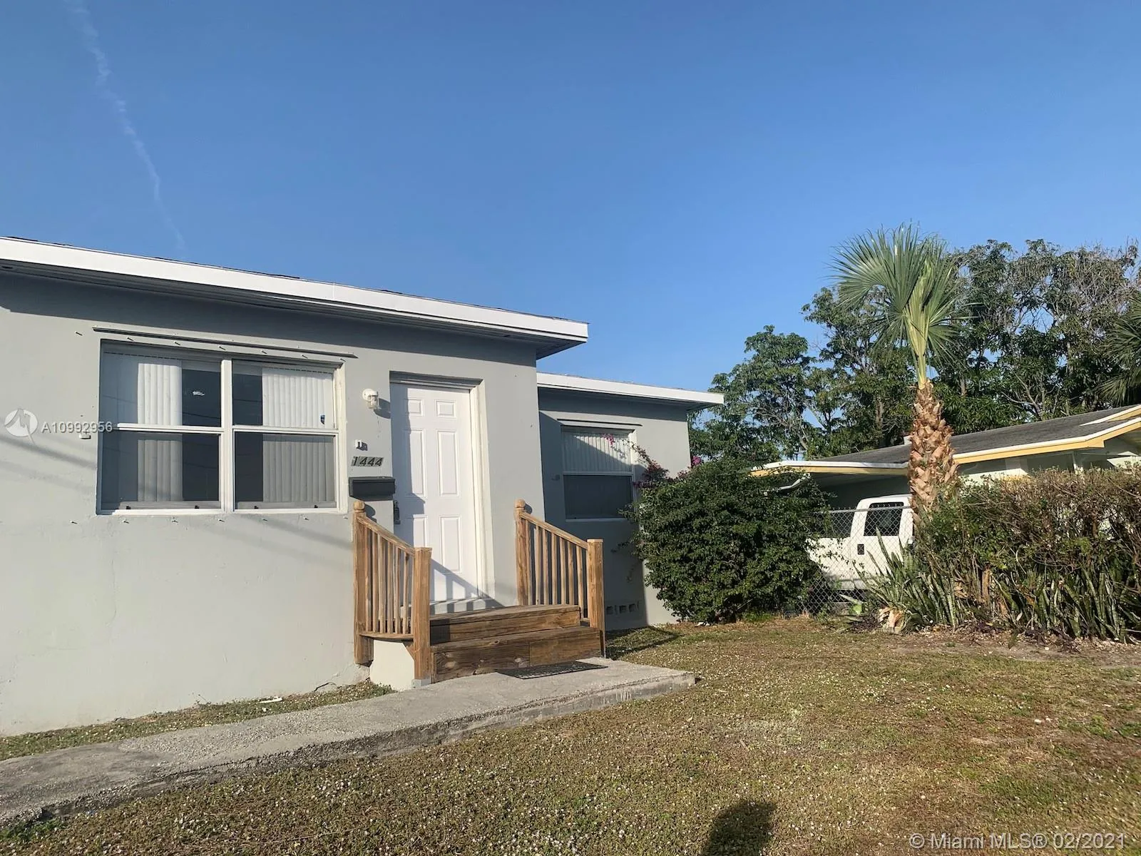 3 bedroom 2 bath for sale at 1444 W 28th St, Riviera Beach FL 33404