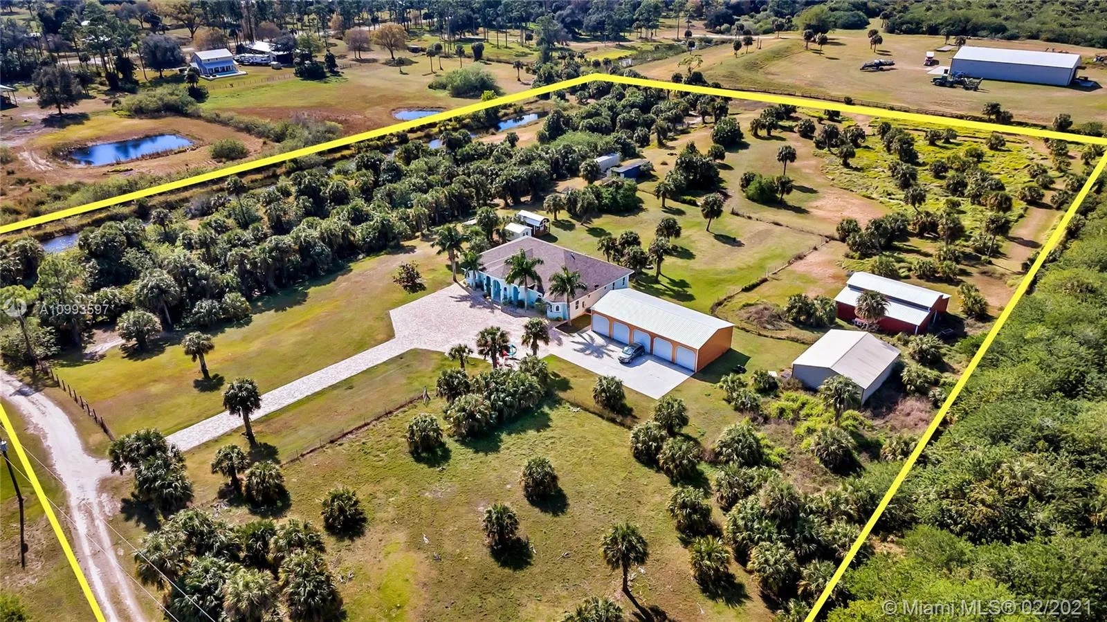 7684 County Road 78, La Belle FL 33935