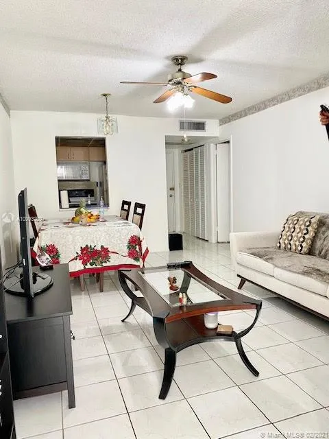 17620 Atlantic Blvd # 207, Sunny Isles Beach FL 33160